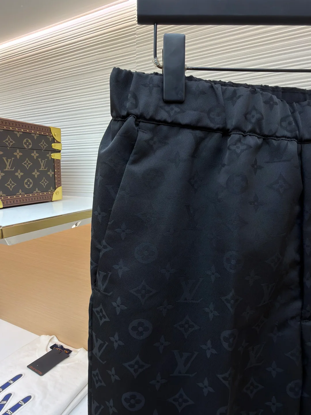 Men's Trousers LOUIS VUITTON 18260612