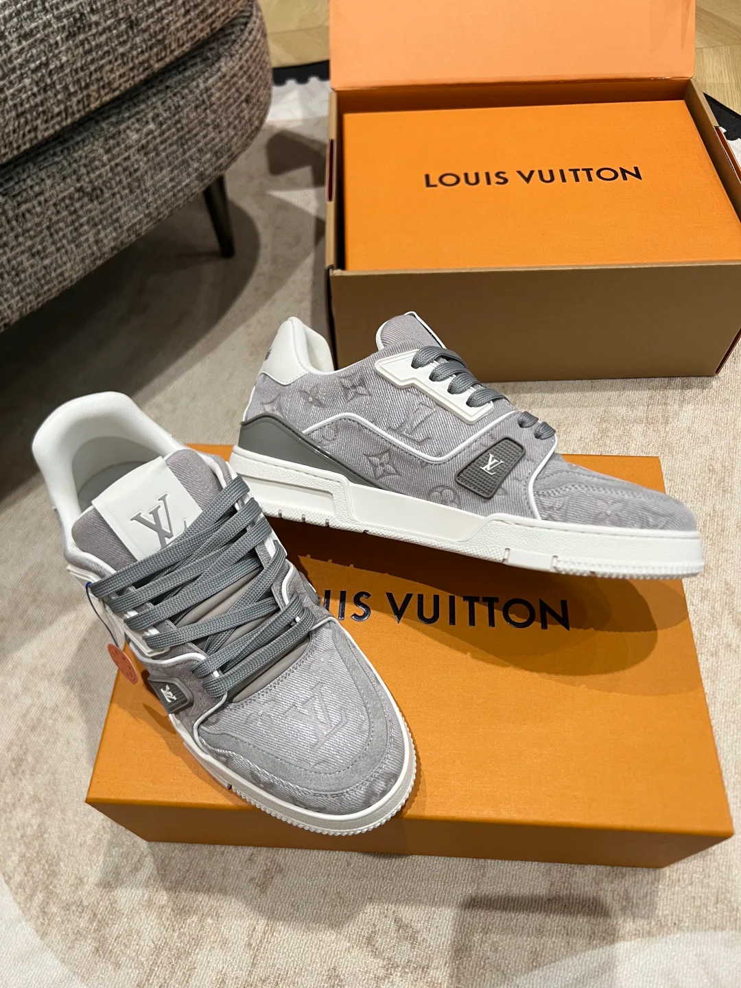 Women's Sneakers LOUIS VUITTON 18080167