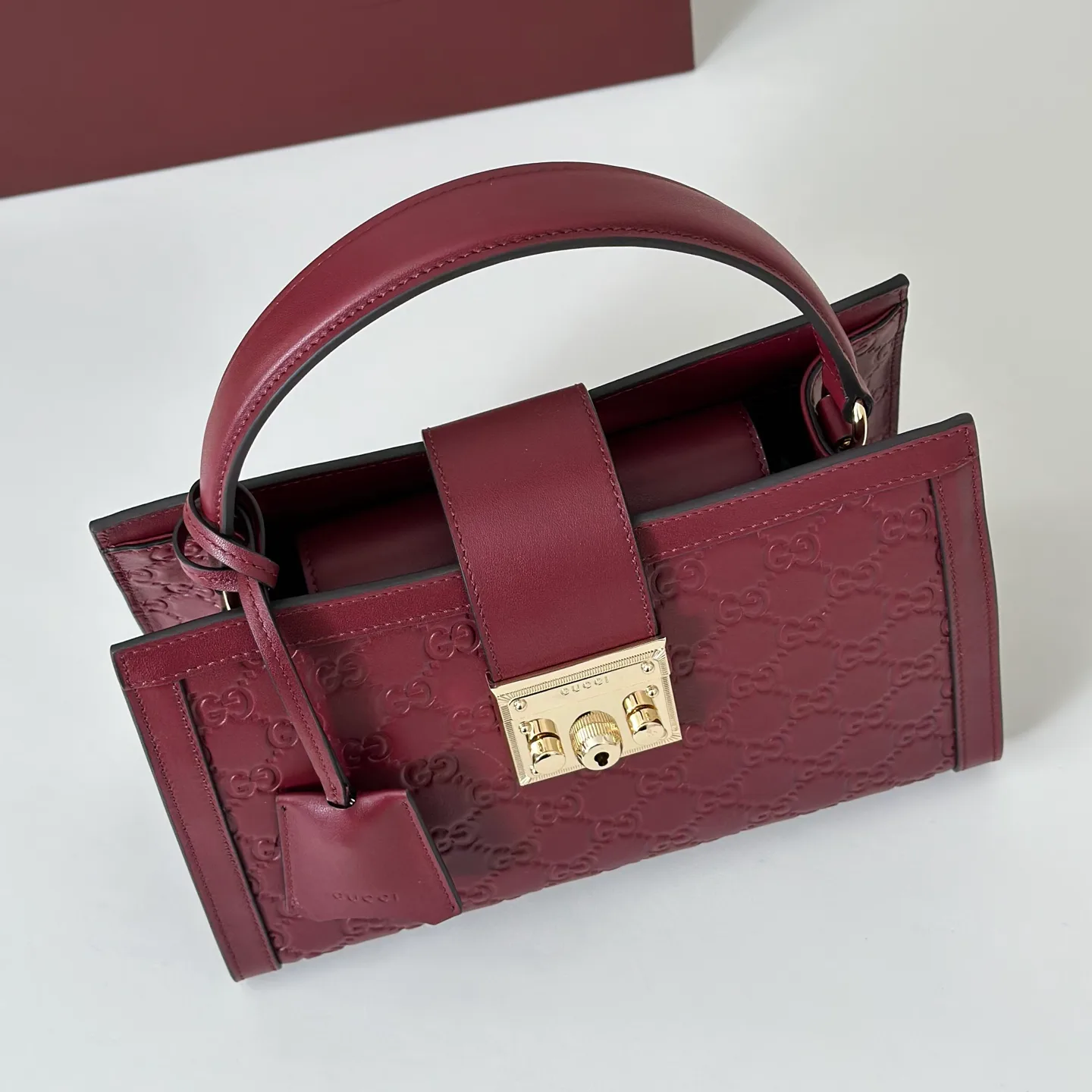 Women's Classic Handbags GUCCI 18310131