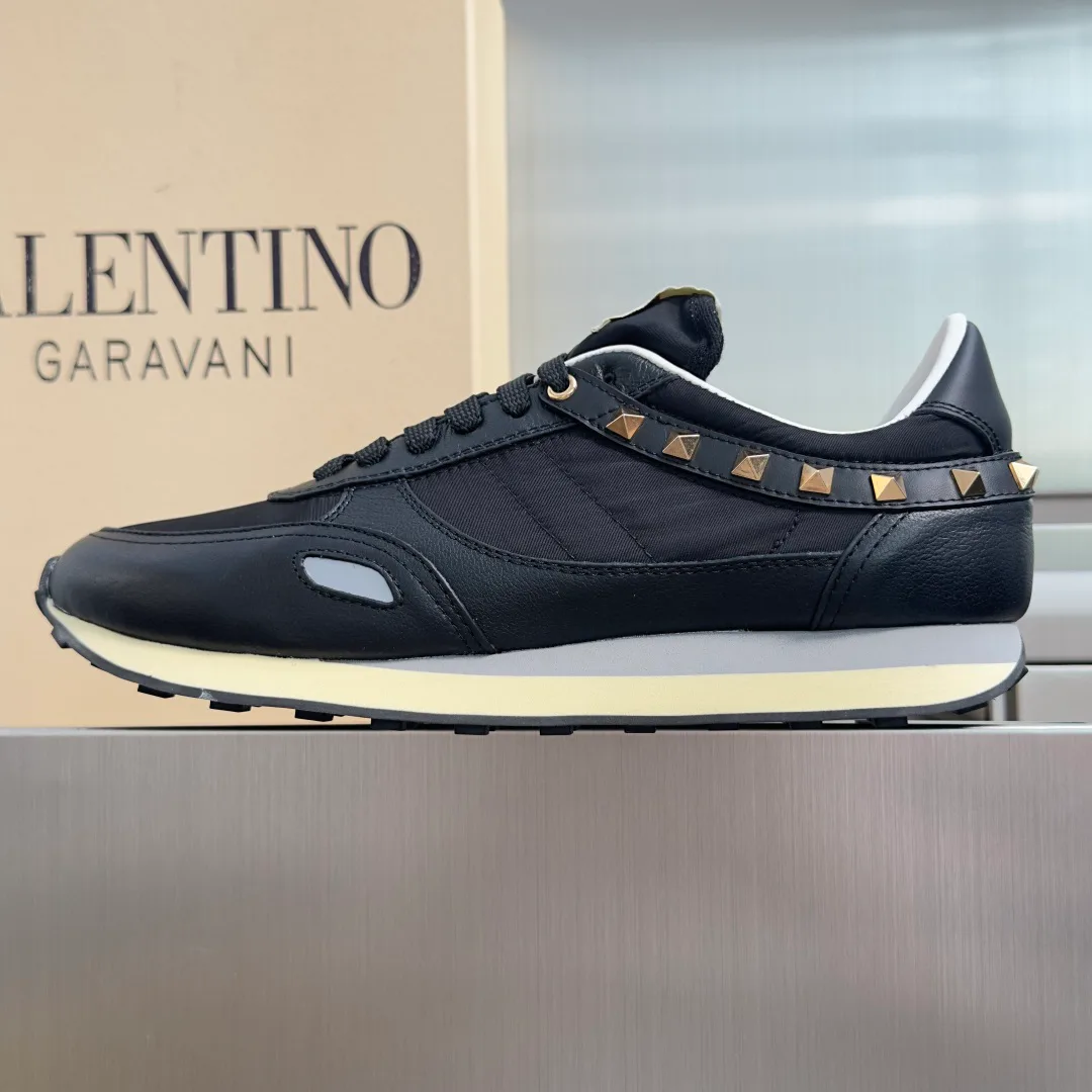 Women's Sneakers VALENTINO 17950499