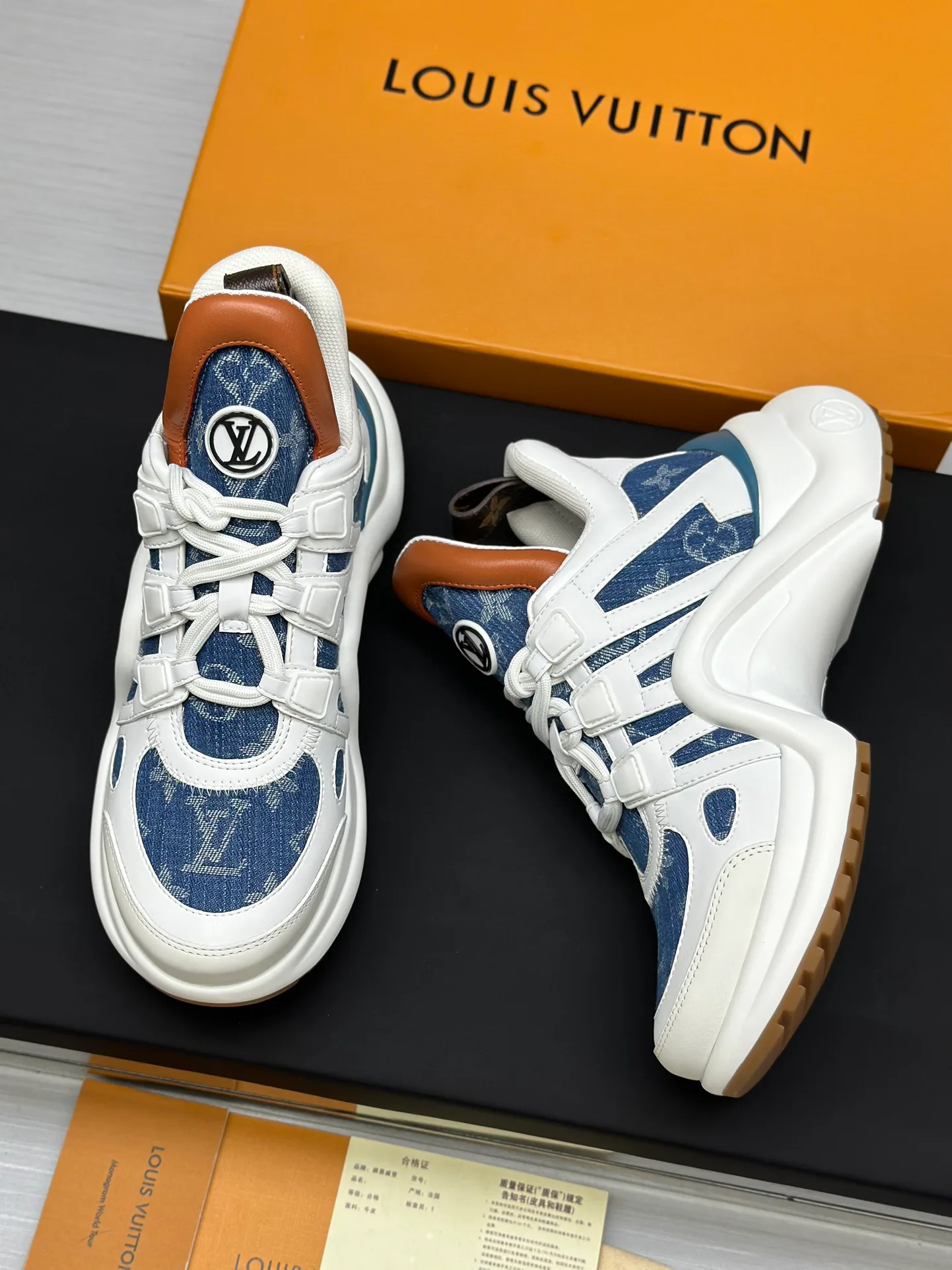 Women's Sneakers LOUIS VUITTON 18212002