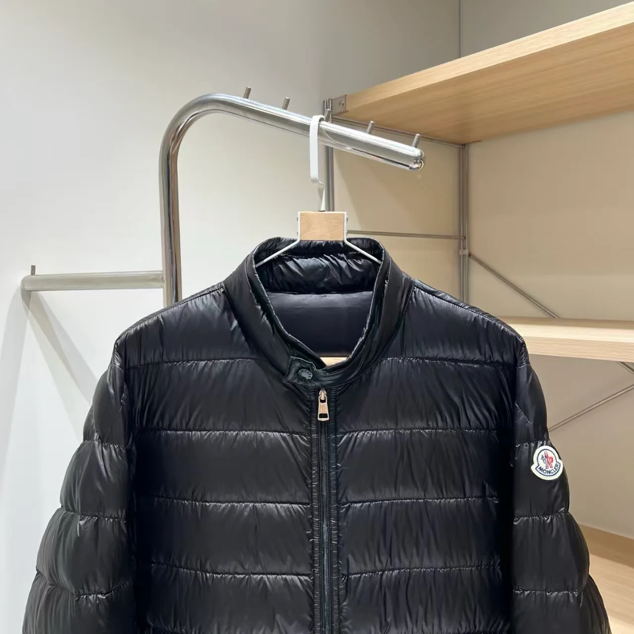 Women's Jackets And Down Jackets MONCLER 18131407