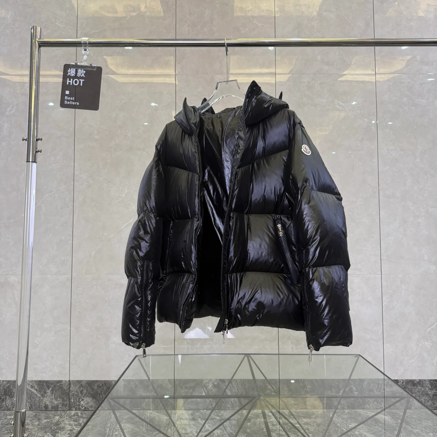 Women's Jackets And Down Jackets MONCLER 18391716