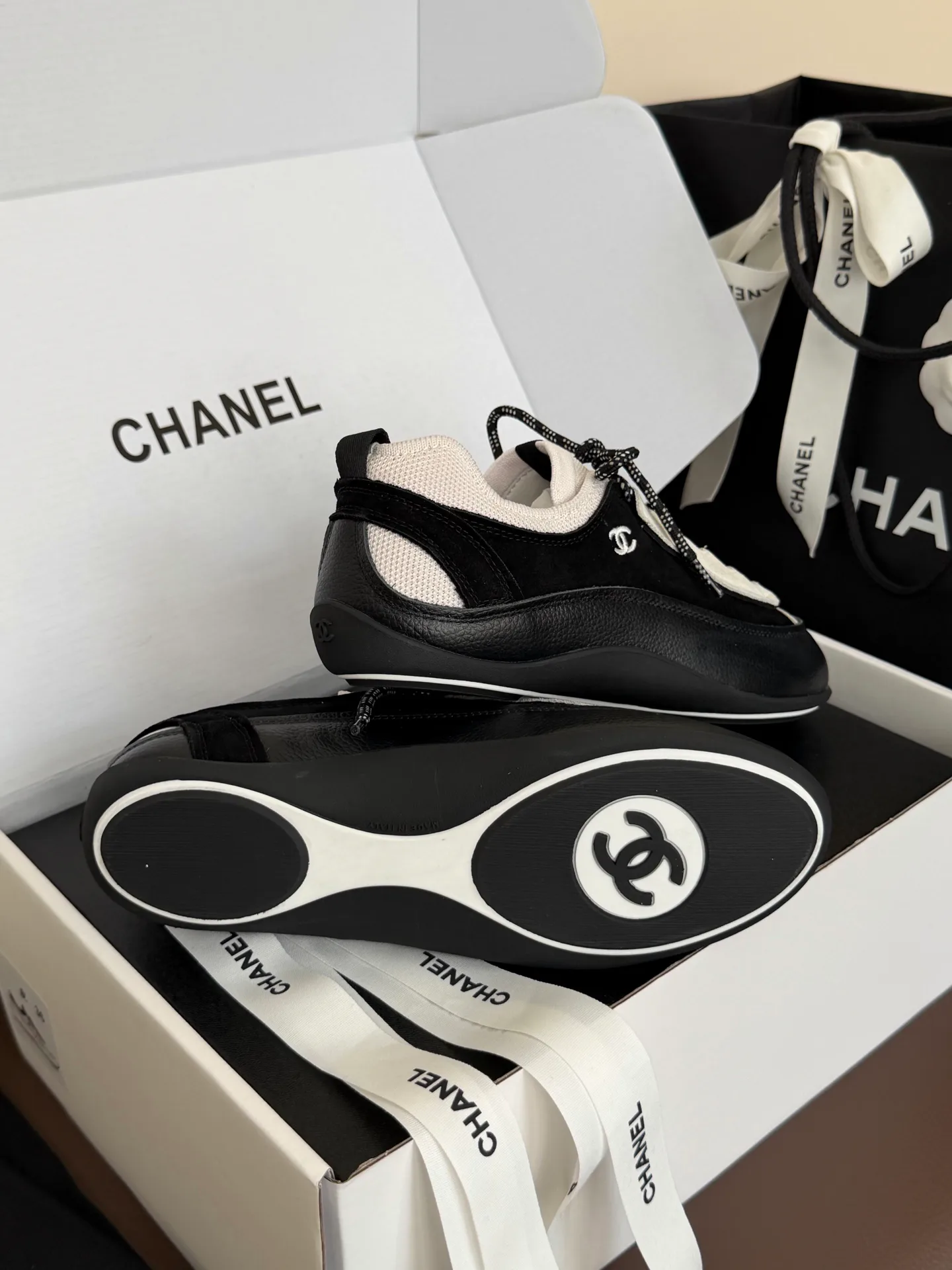 Women's Sneakers CHANEL 18073597