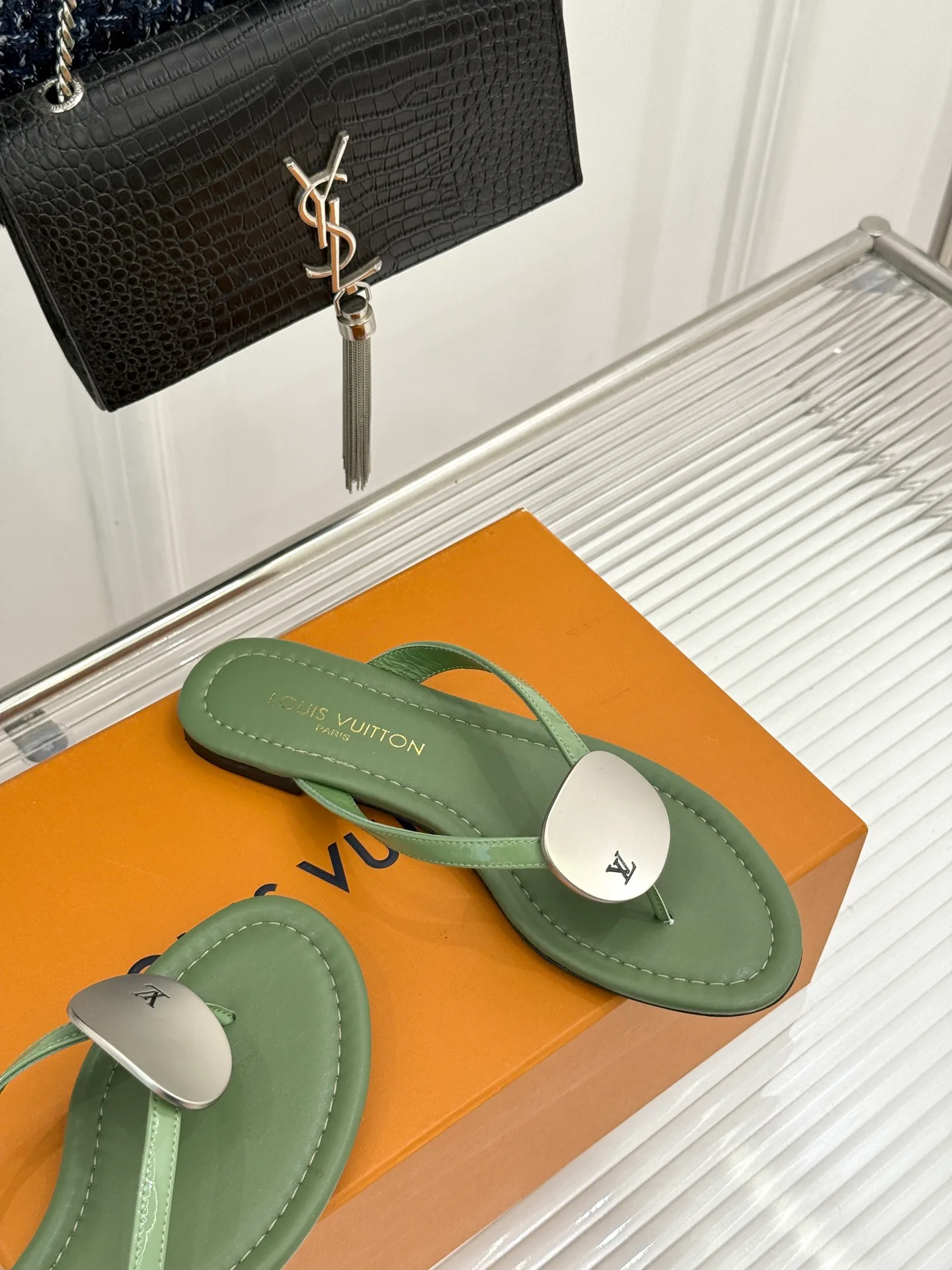 Women's Flip-Flops LOUIS VUITTON 17596994