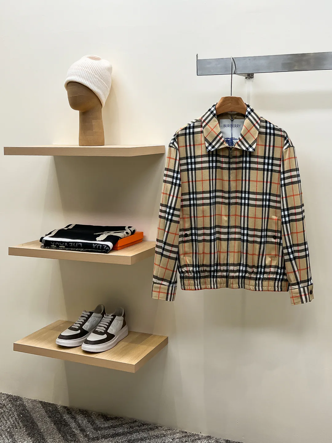 Men's Jackets And Down Jackets BURBERRY 18499083