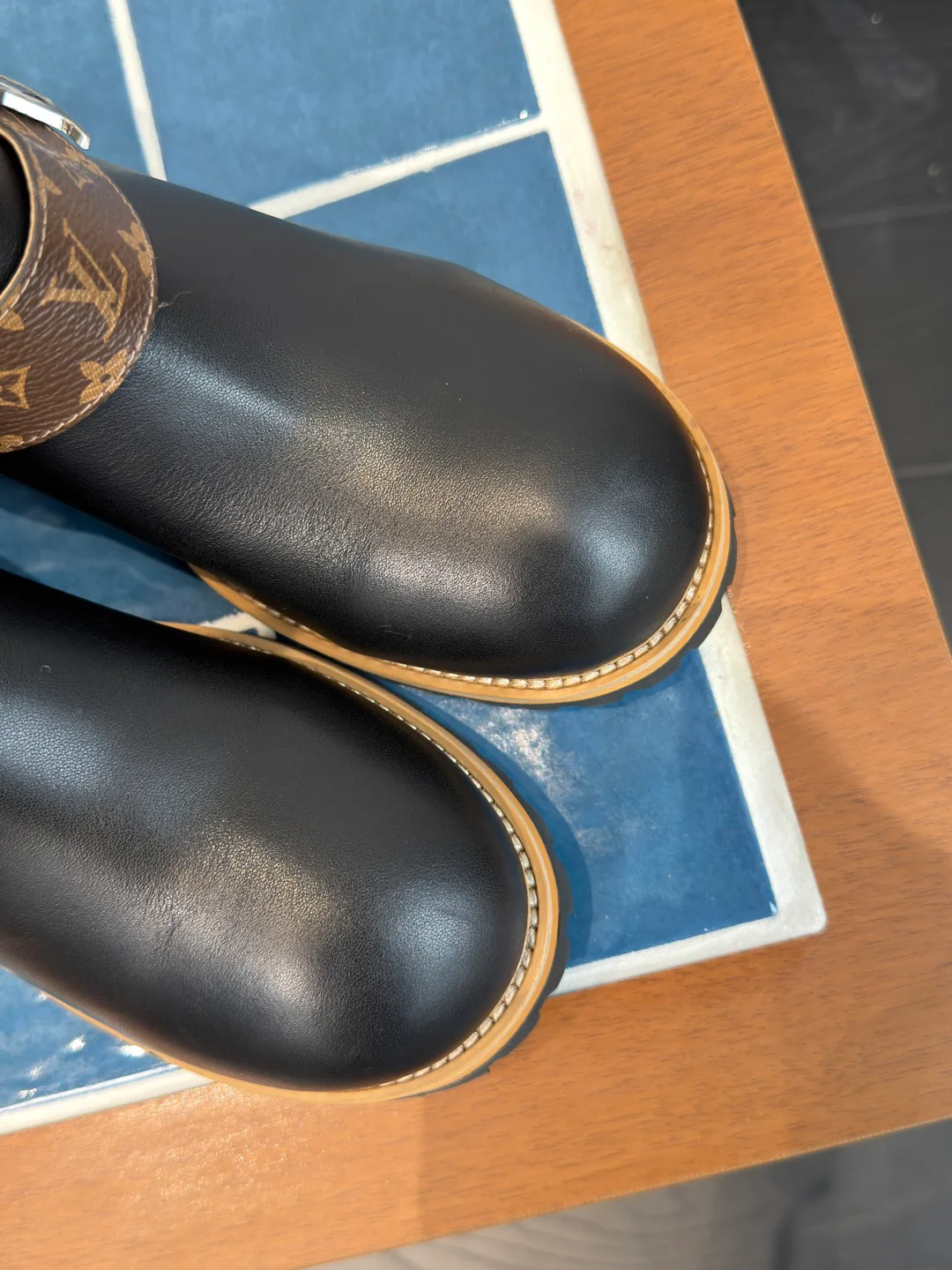Women's Boots LOUIS VUITTON 18252050
