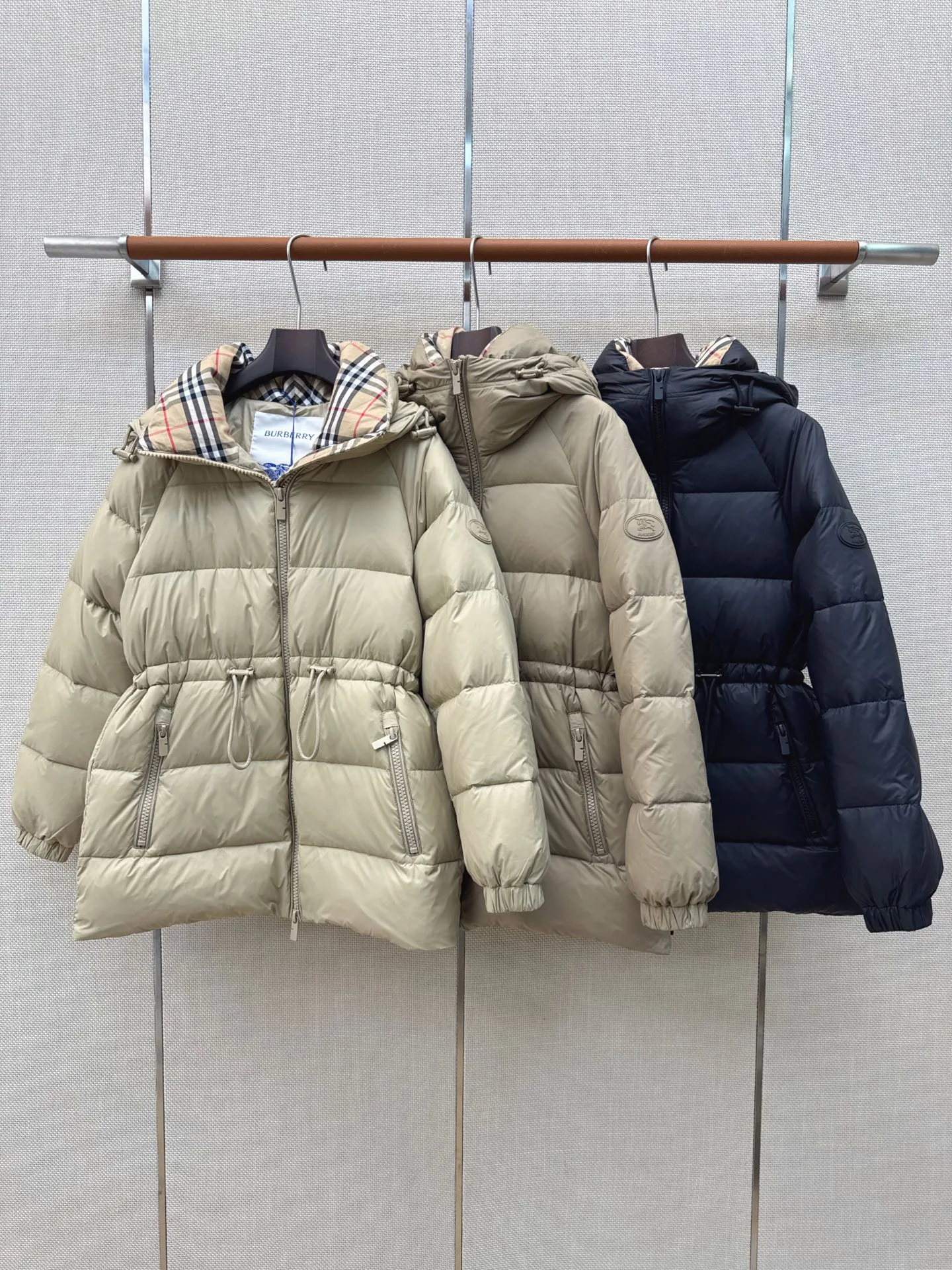 Women's Jackets And Down Jackets BURBERRY 18043182