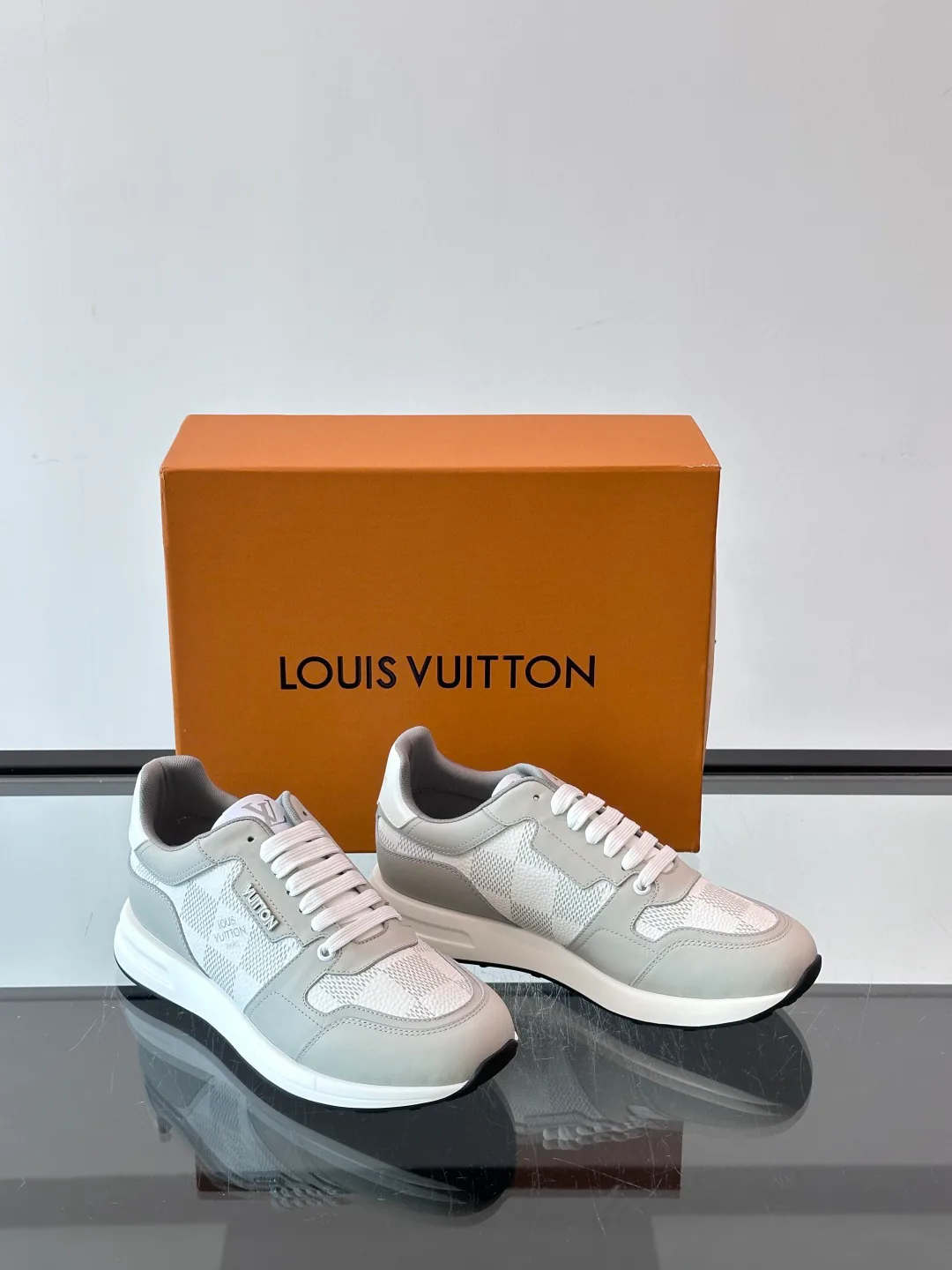 Men's Sneakers LOUIS VUITTON 18400552