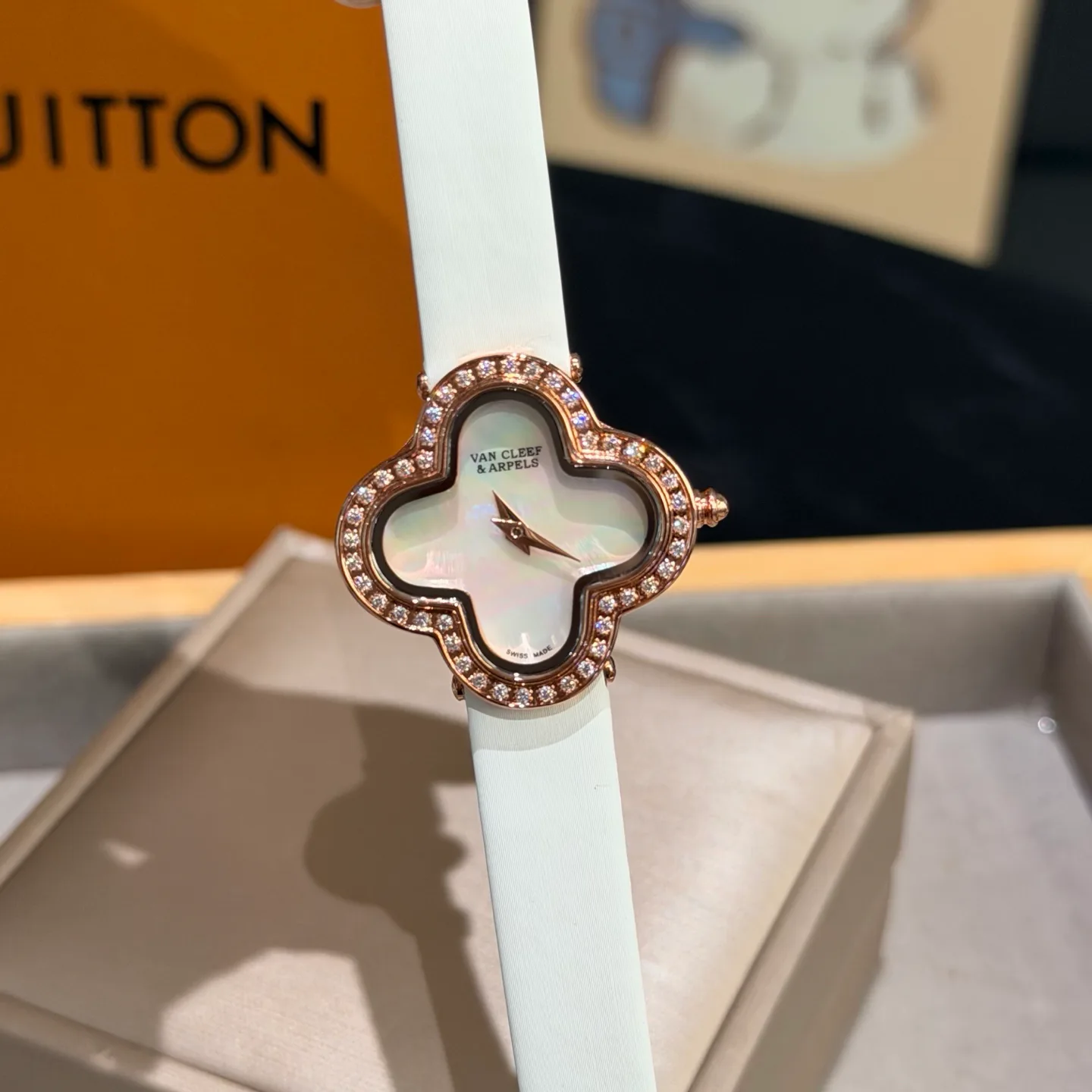 Women's Watches VAN CLEEF & ARPELS 18362058