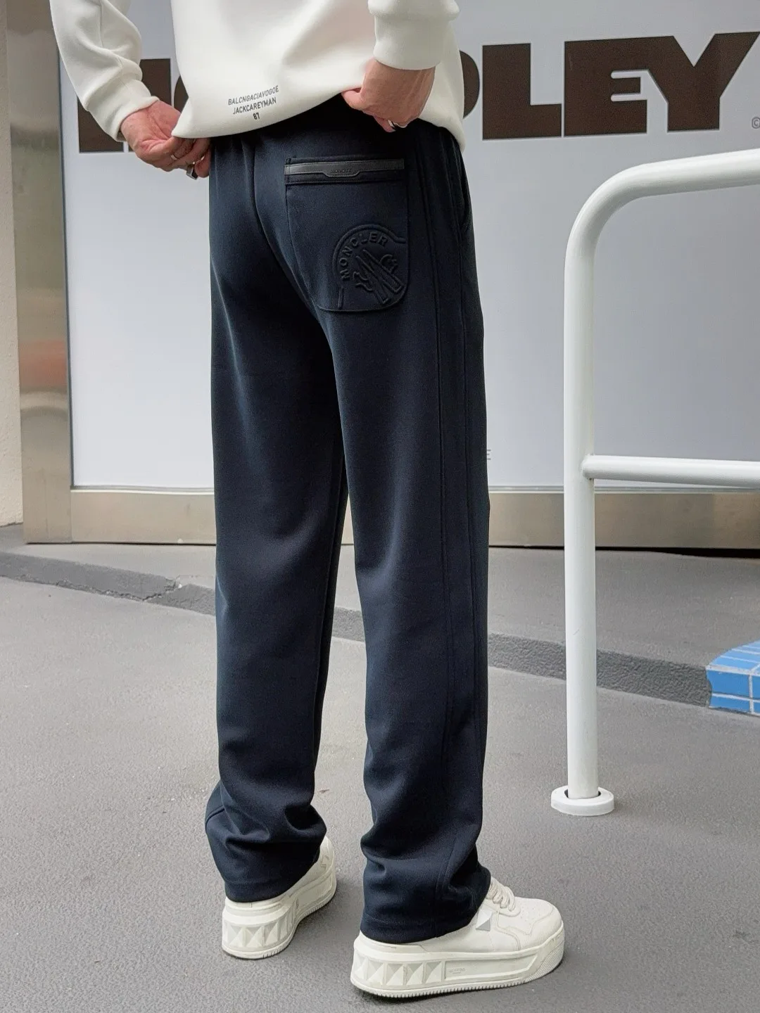 Men's Trousers MONCLER 17882718