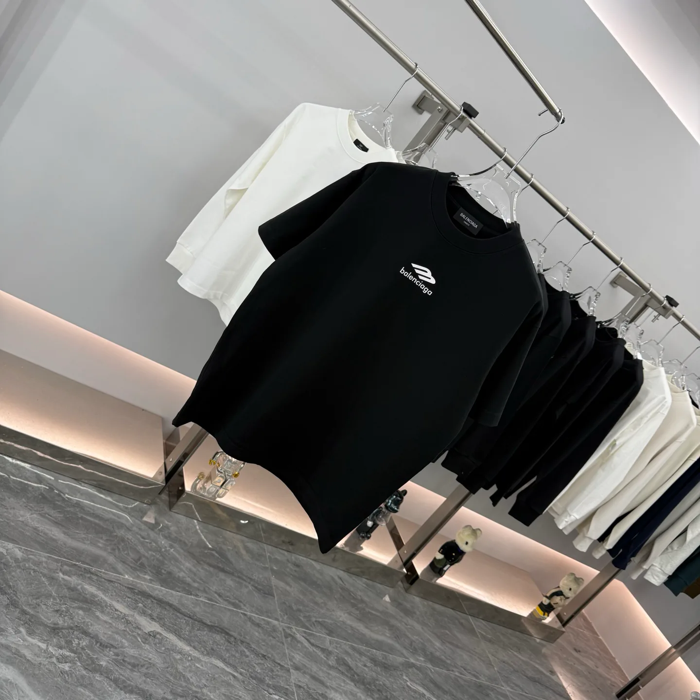 Men's T-Shirts BALENCIAGA 18408261