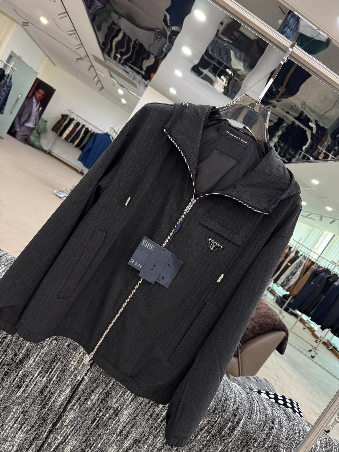 Men's Jackets And Down Jackets PRADA 18084181