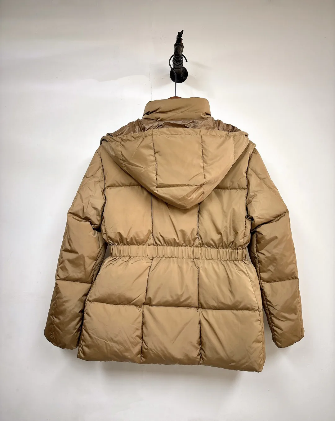 Women's Jackets And Down Jackets MONCLER 17810365