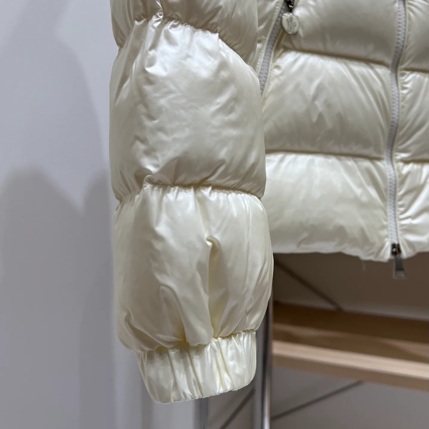 Women's Jackets And Down Jackets MONCLER 18043628