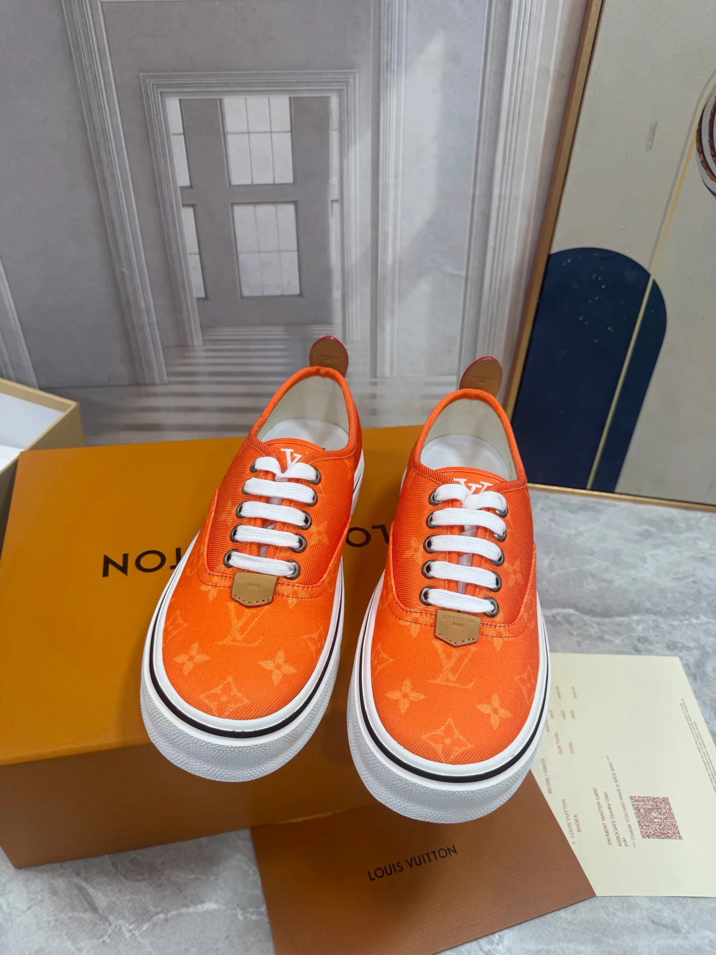 Men's Sneakers LOUIS VUITTON 18190080