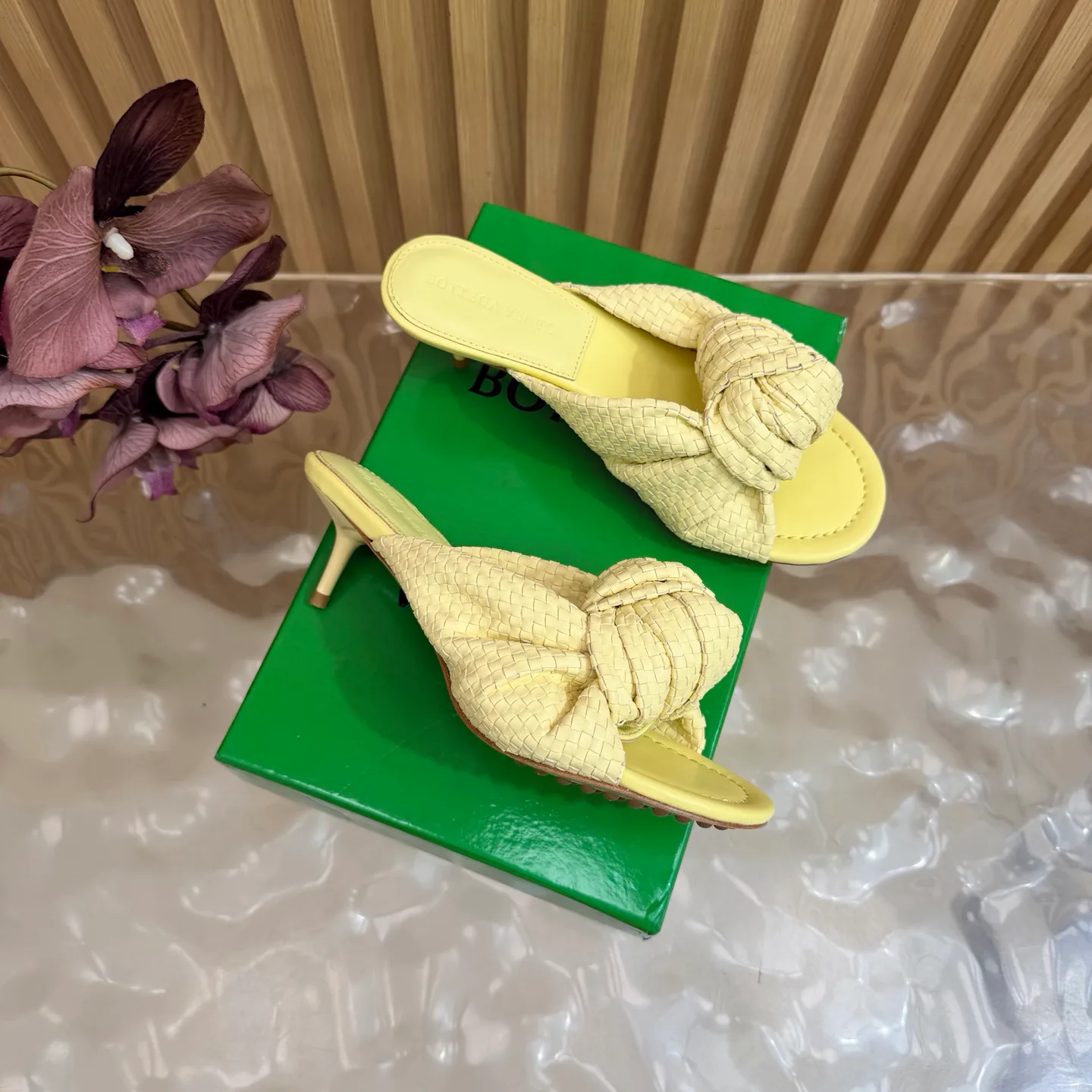 Women's Mules And Clogs BOTTEGA VENETA 17864811