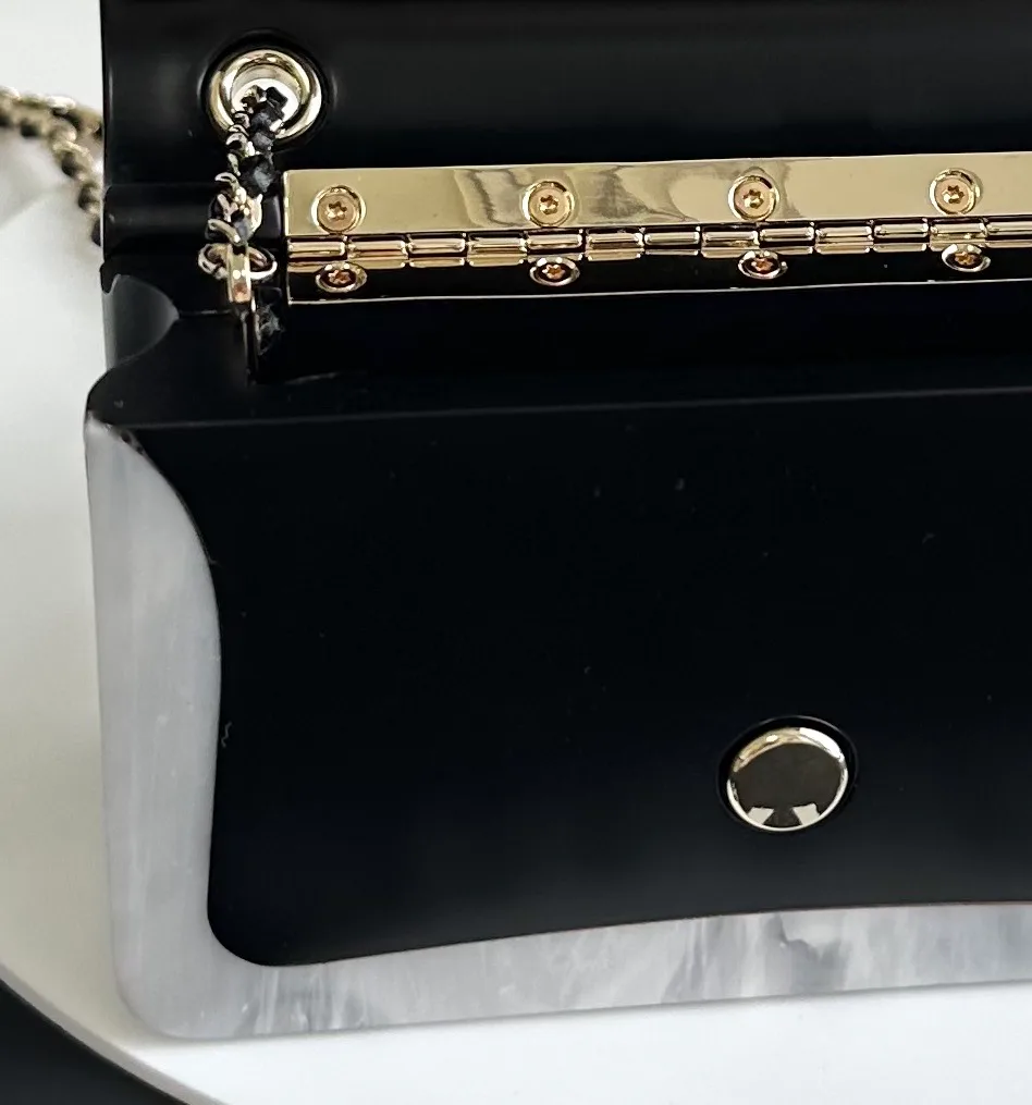 Women's Classic Handbags CHANEL 18058571