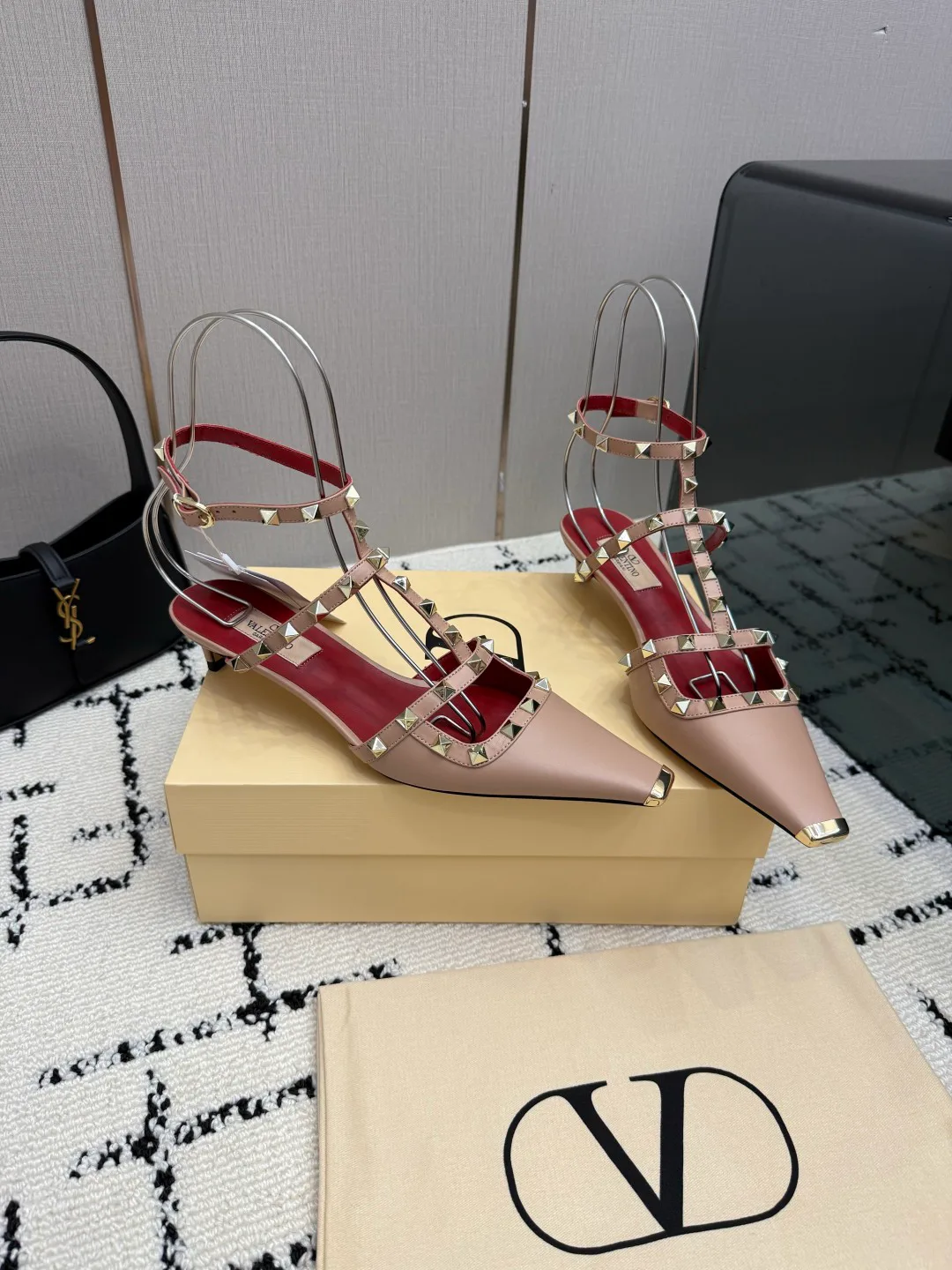 Women's Open-Toe Sandals VALENTINO 17594505