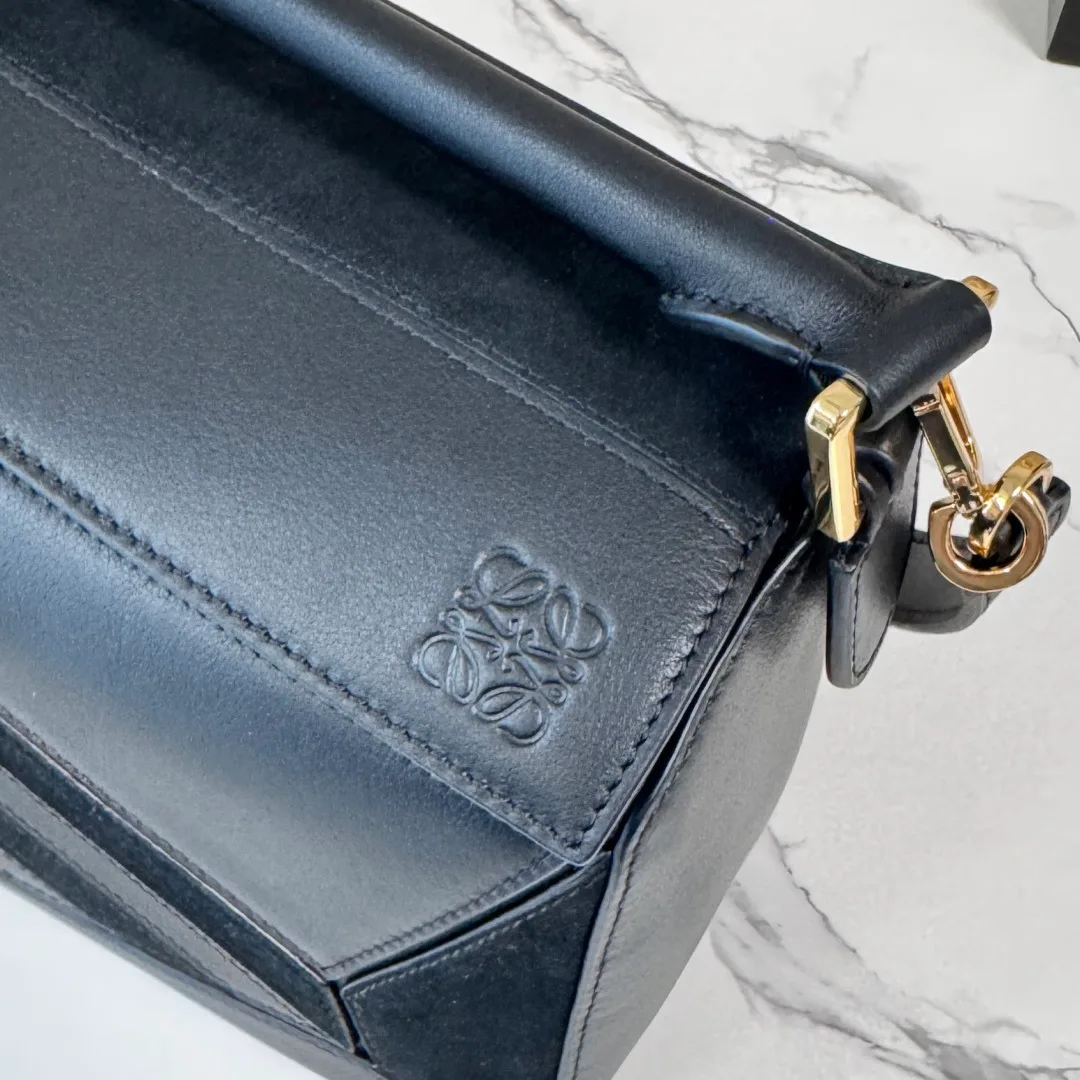 Классические Сумки Женские Loewe 18634794