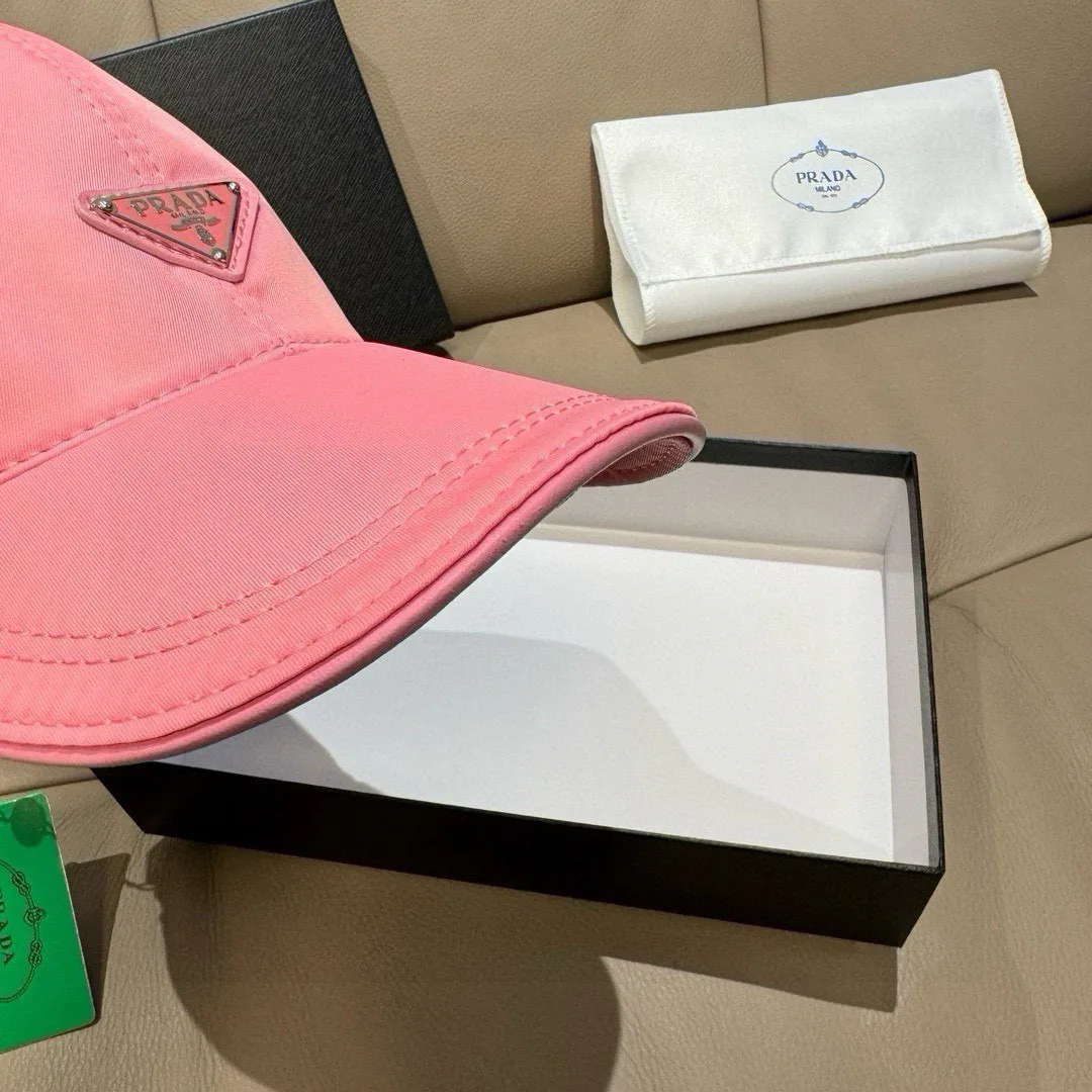 Hats PRADA 17224555