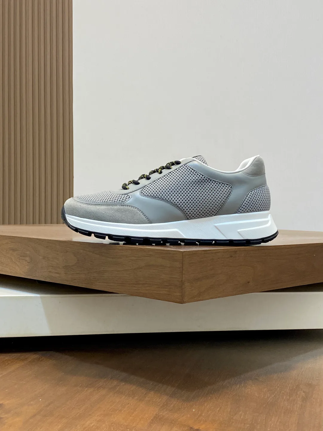 Men's Sneakers PRADA 18079033