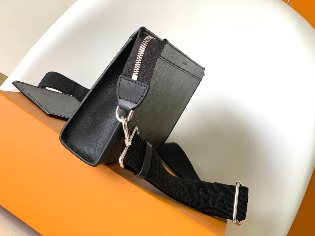Women's Shoulder Bags LOUIS VUITTON 17904114