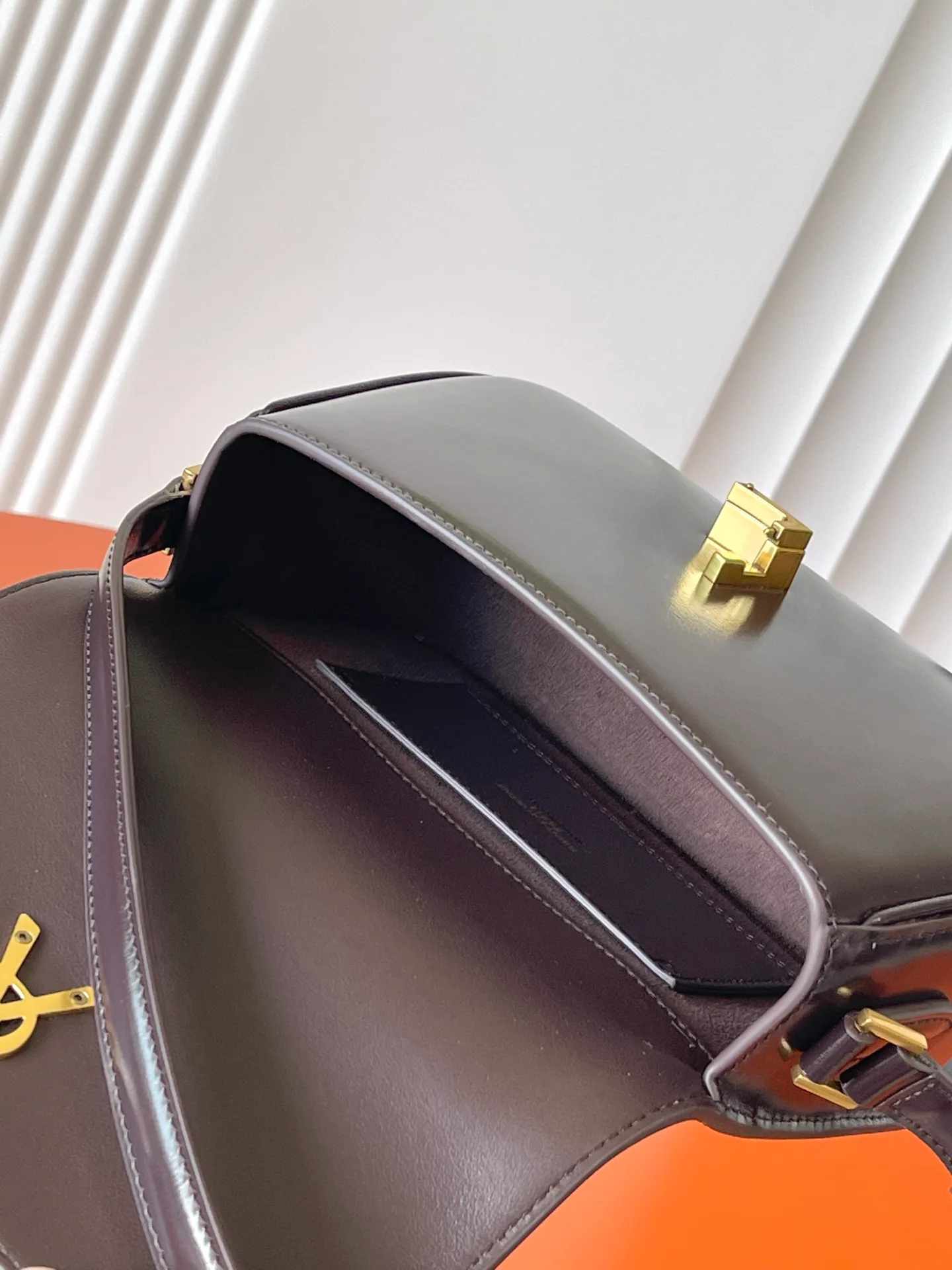 Классические Сумки Женские Saint Laurent 18610988