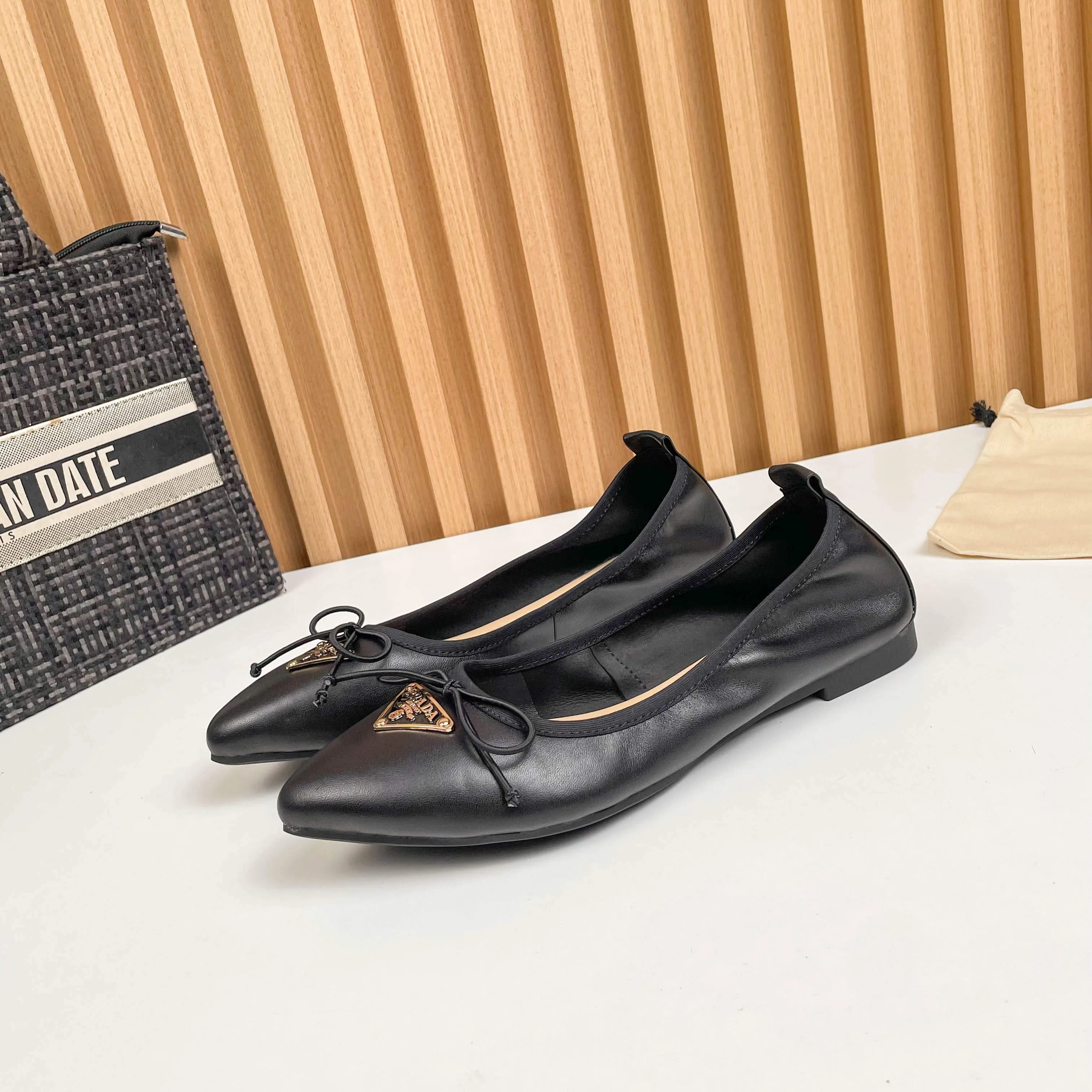 Women's Ballet Flats PRADA 17038116