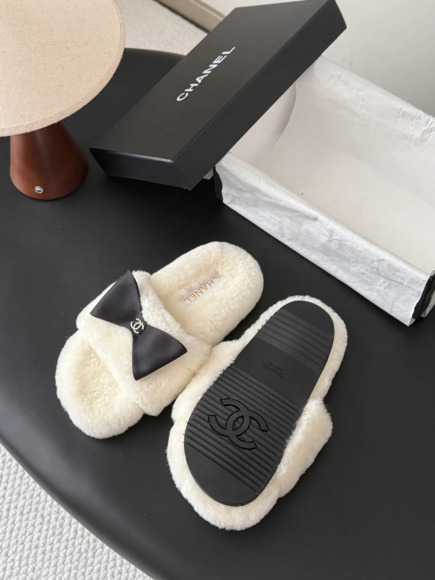 Women's Slippers CHANEL 18359344