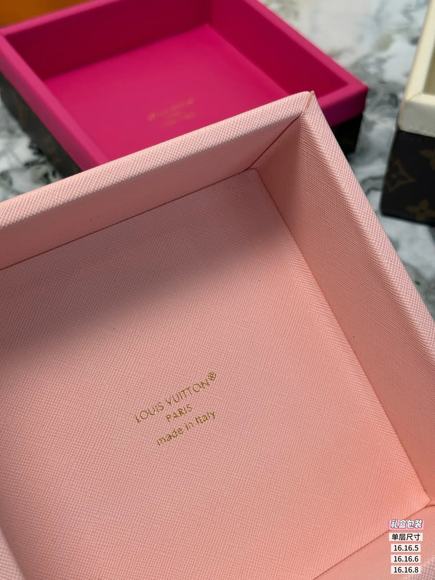 Textiles LOUIS VUITTON 17675255
