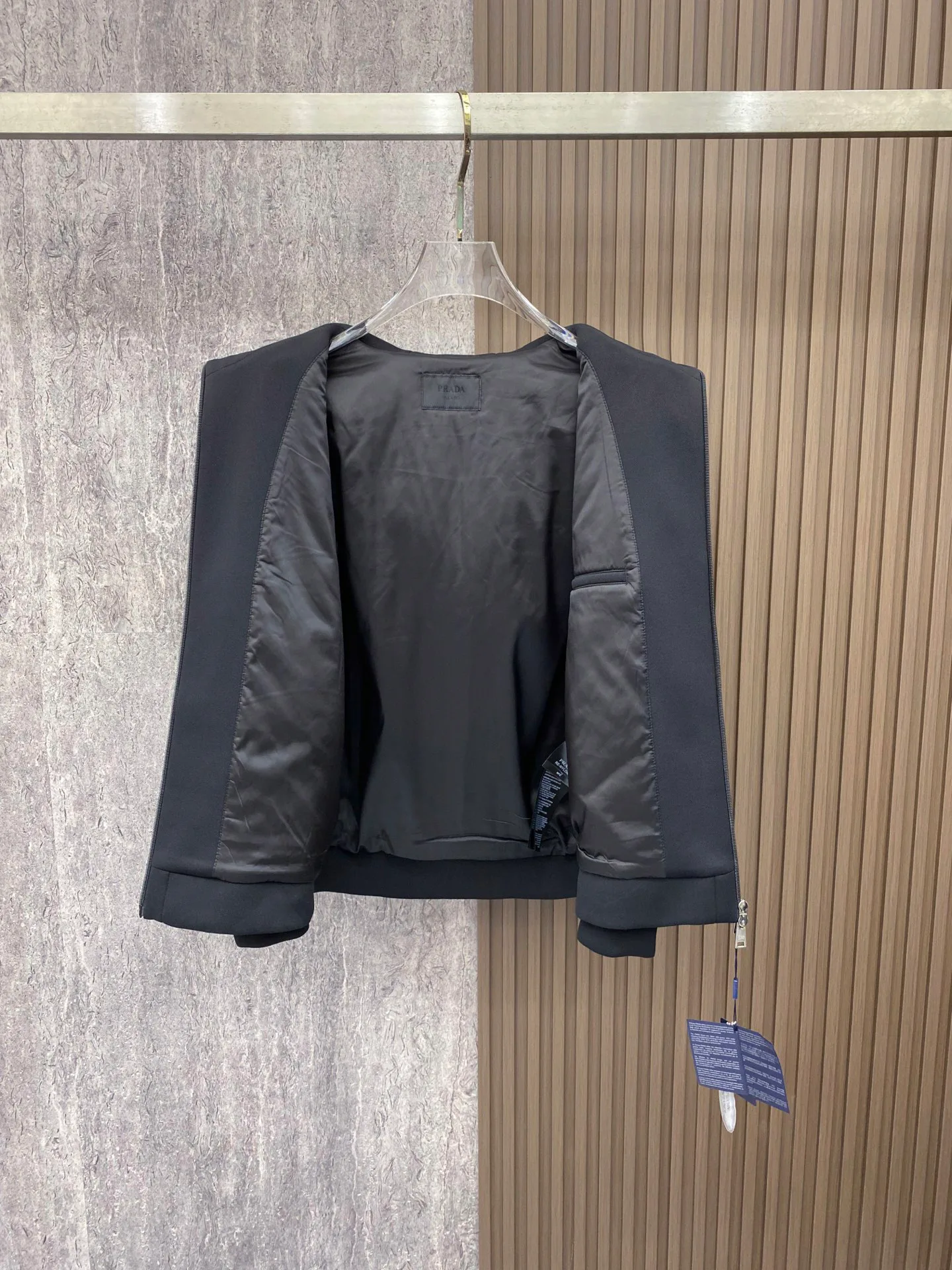 Куртки И Пуховики Мужские Prada 18596393