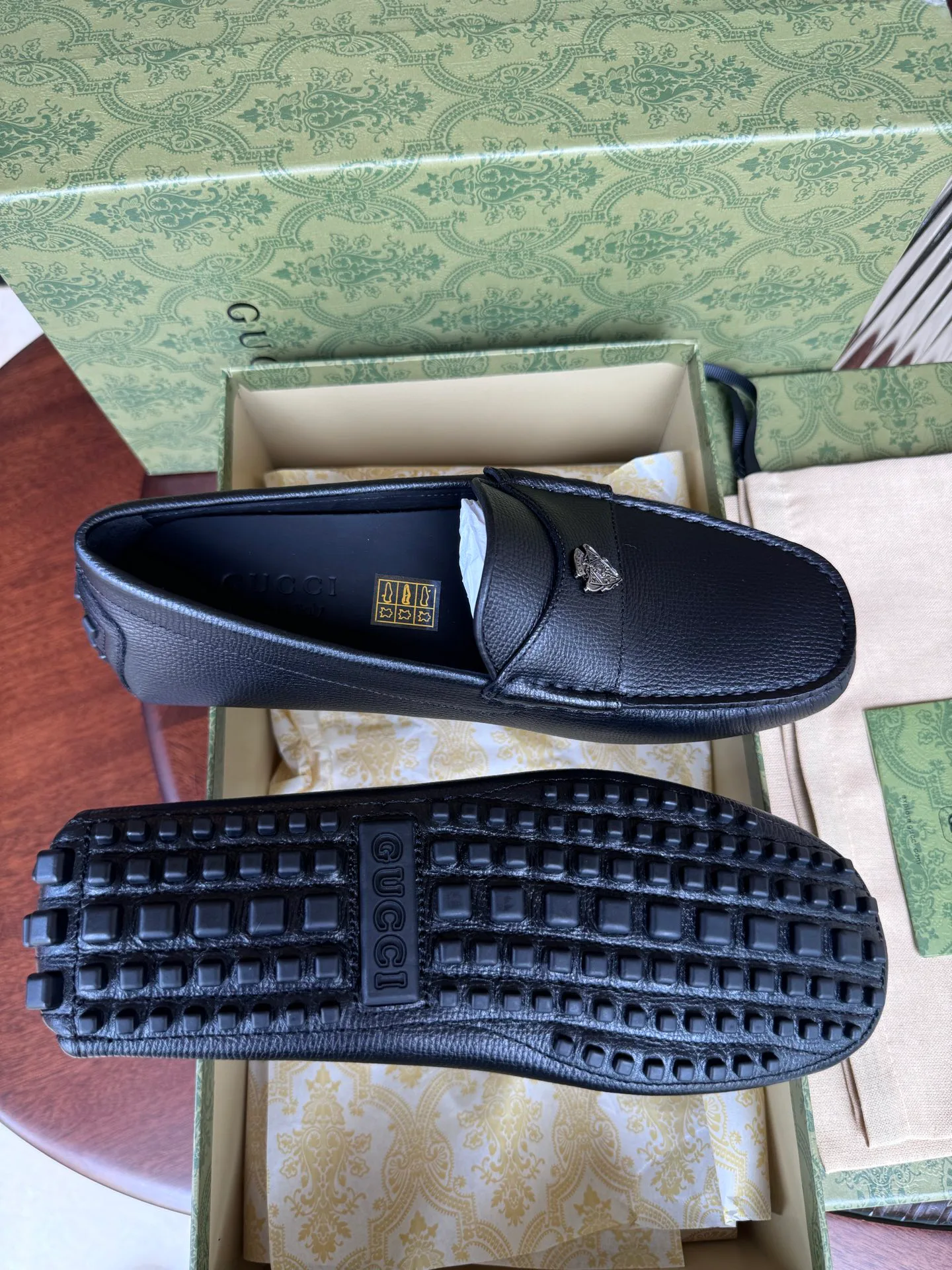 Men's Loafers And Dress Shoes GUCCI 17798715