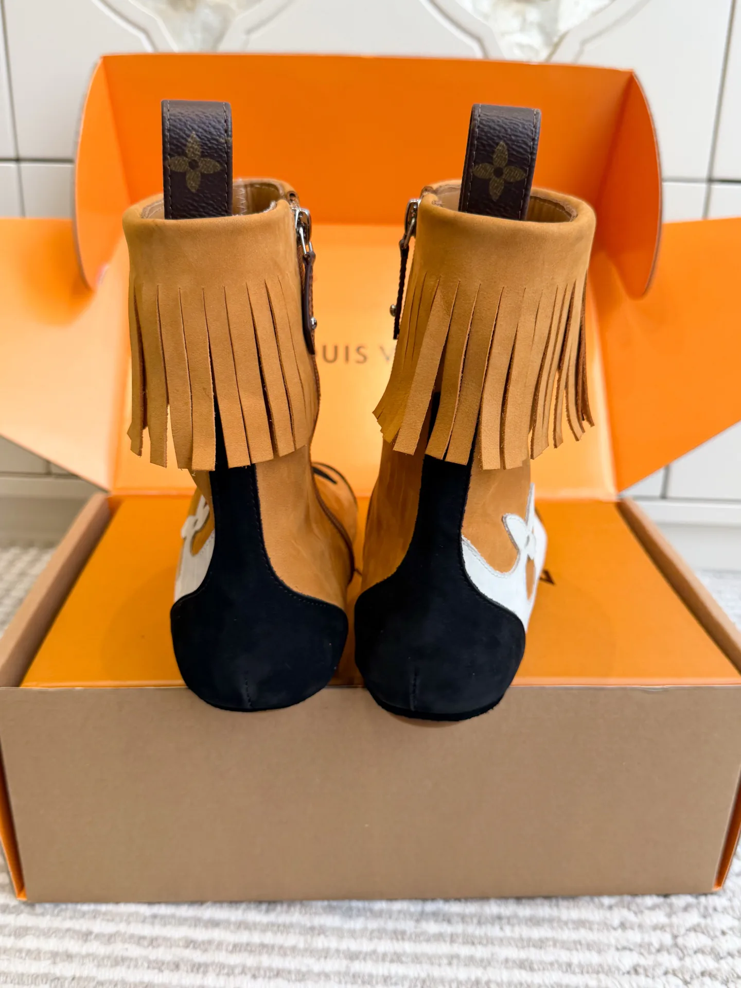 Women's Booties LOUIS VUITTON 18261134