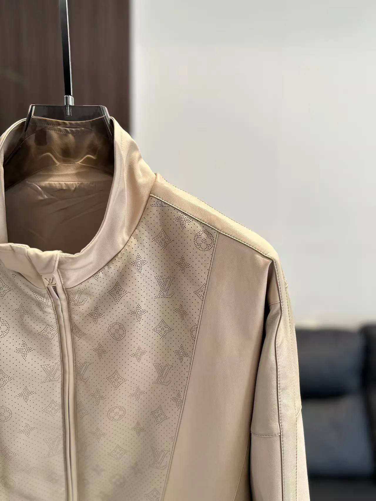 Men's Jackets And Down Jackets LOUIS VUITTON 18140227