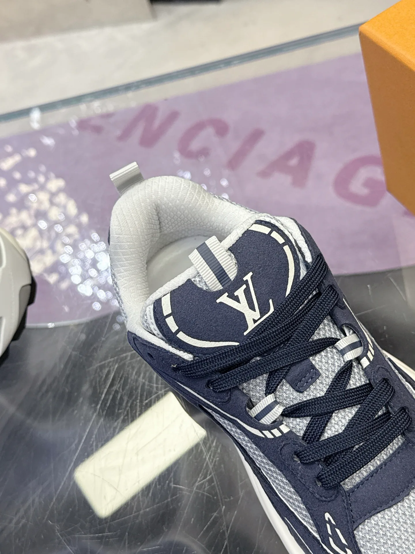 Men's Sneakers LOUIS VUITTON 17530450