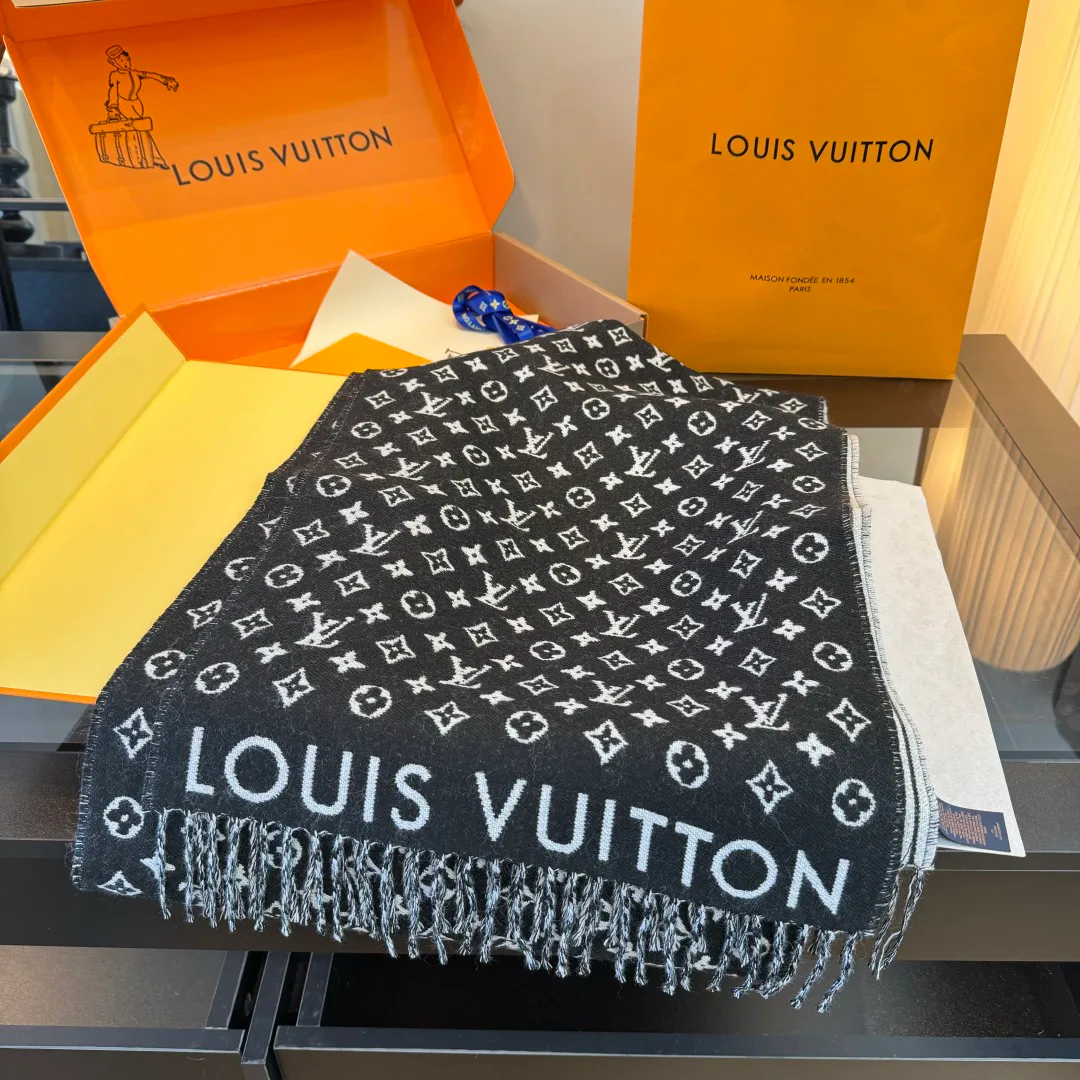 Scarves LOUIS VUITTON 18003240