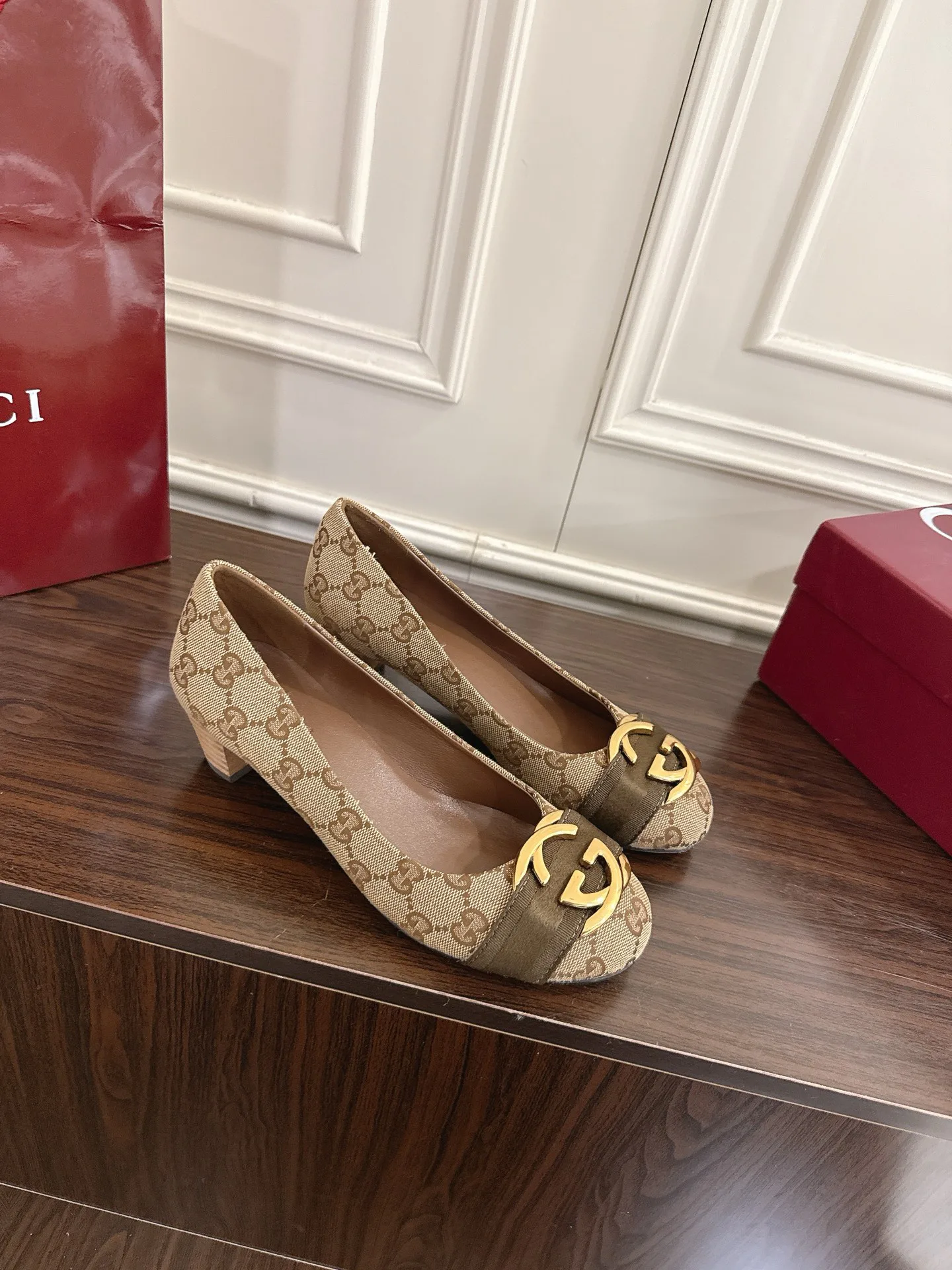 Women's Heels GUCCI 18135625