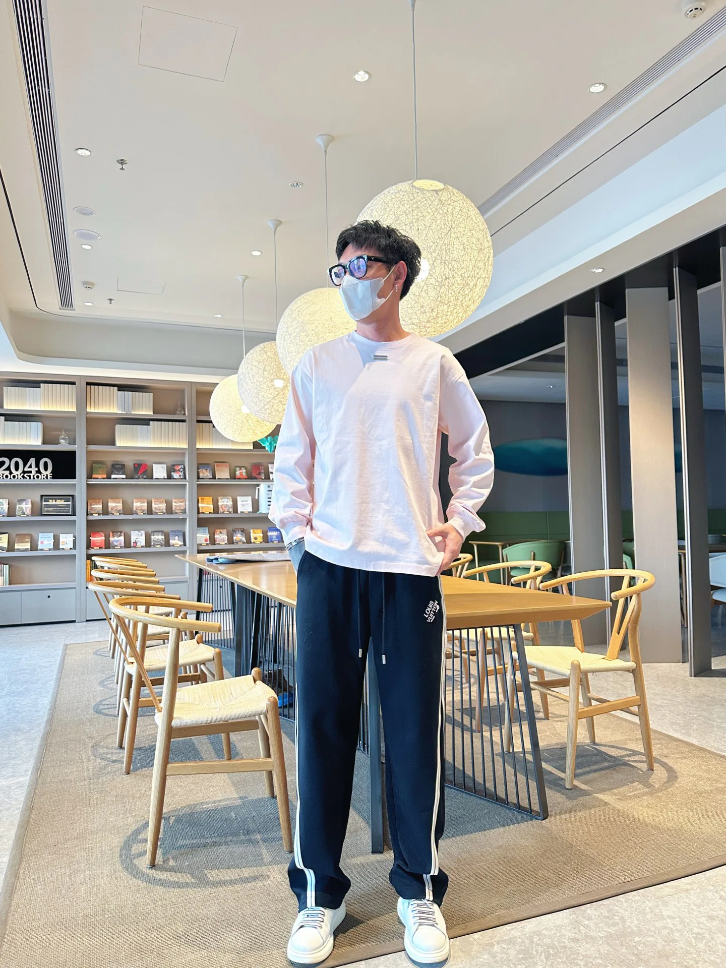 Men's Trousers LOUIS VUITTON 18345734