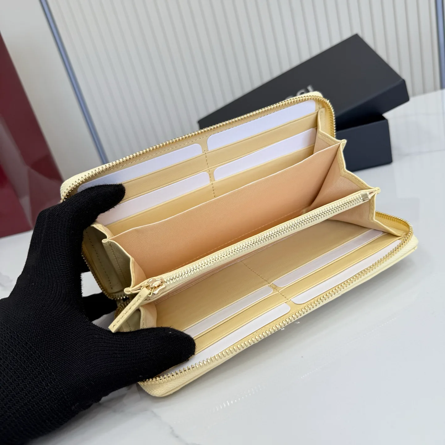 Women's Clutches GUCCI 17948230