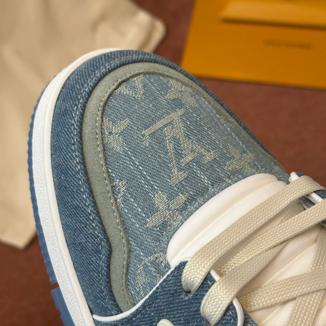 Men's Sneakers LOUIS VUITTON 18039907