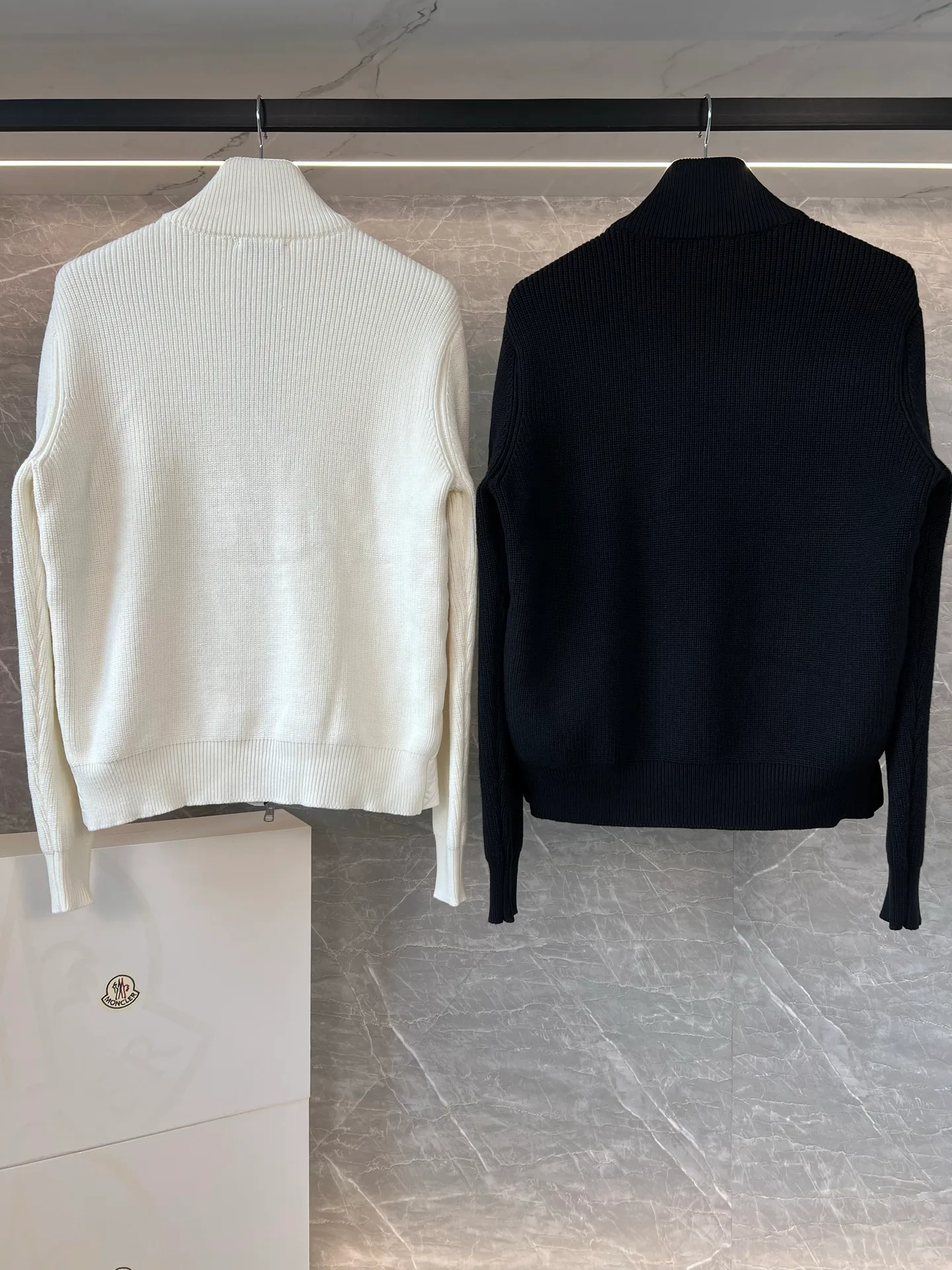Куртки И Пуховики Женские Moncler 18599800