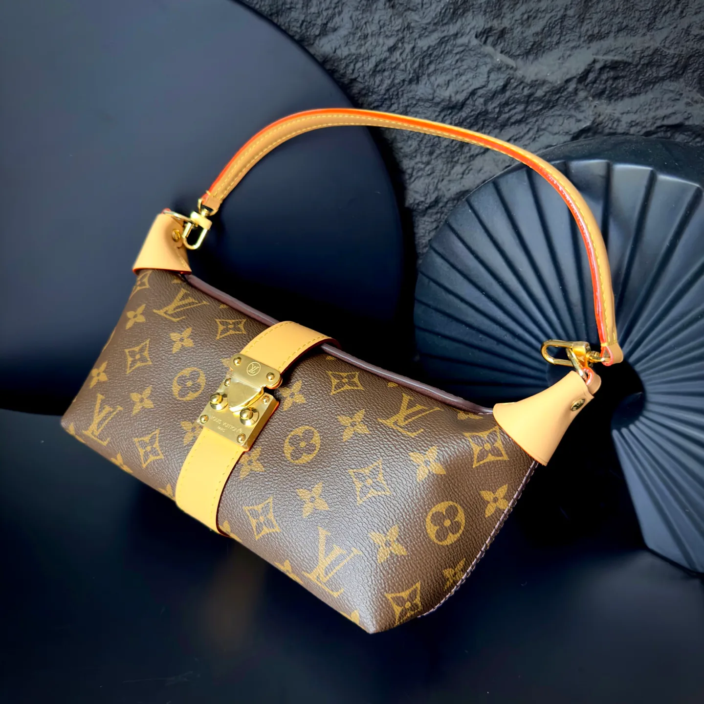 Women's Classic Handbags LOUIS VUITTON 18170514