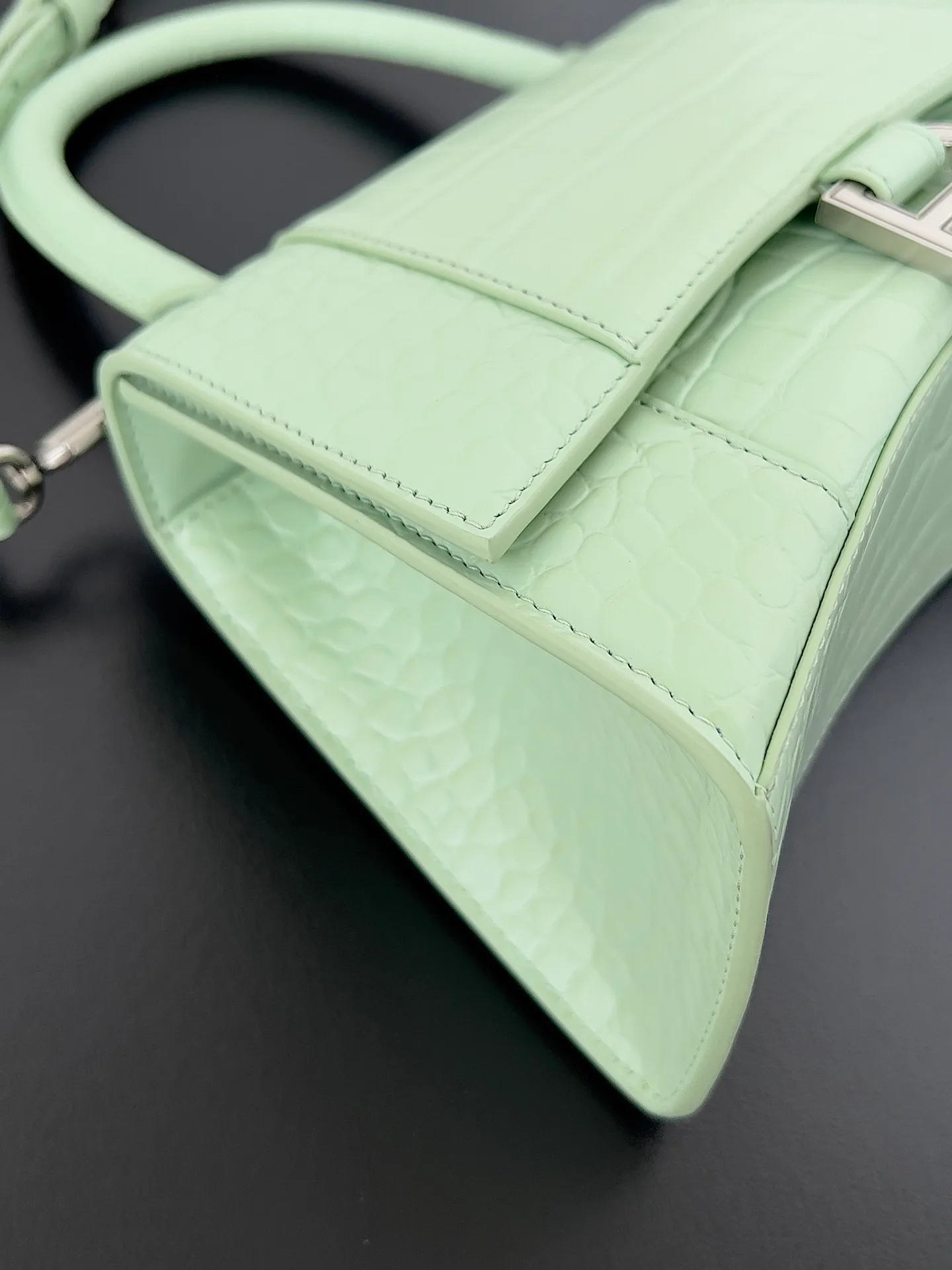Классические Сумки Женские Balenciaga 18619528