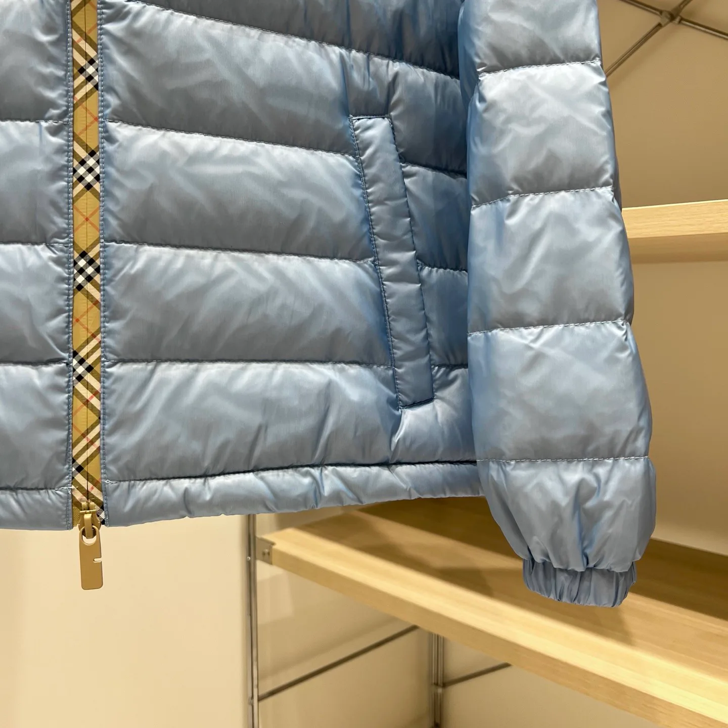 Women's Jackets And Down Jackets BURBERRY 18110900