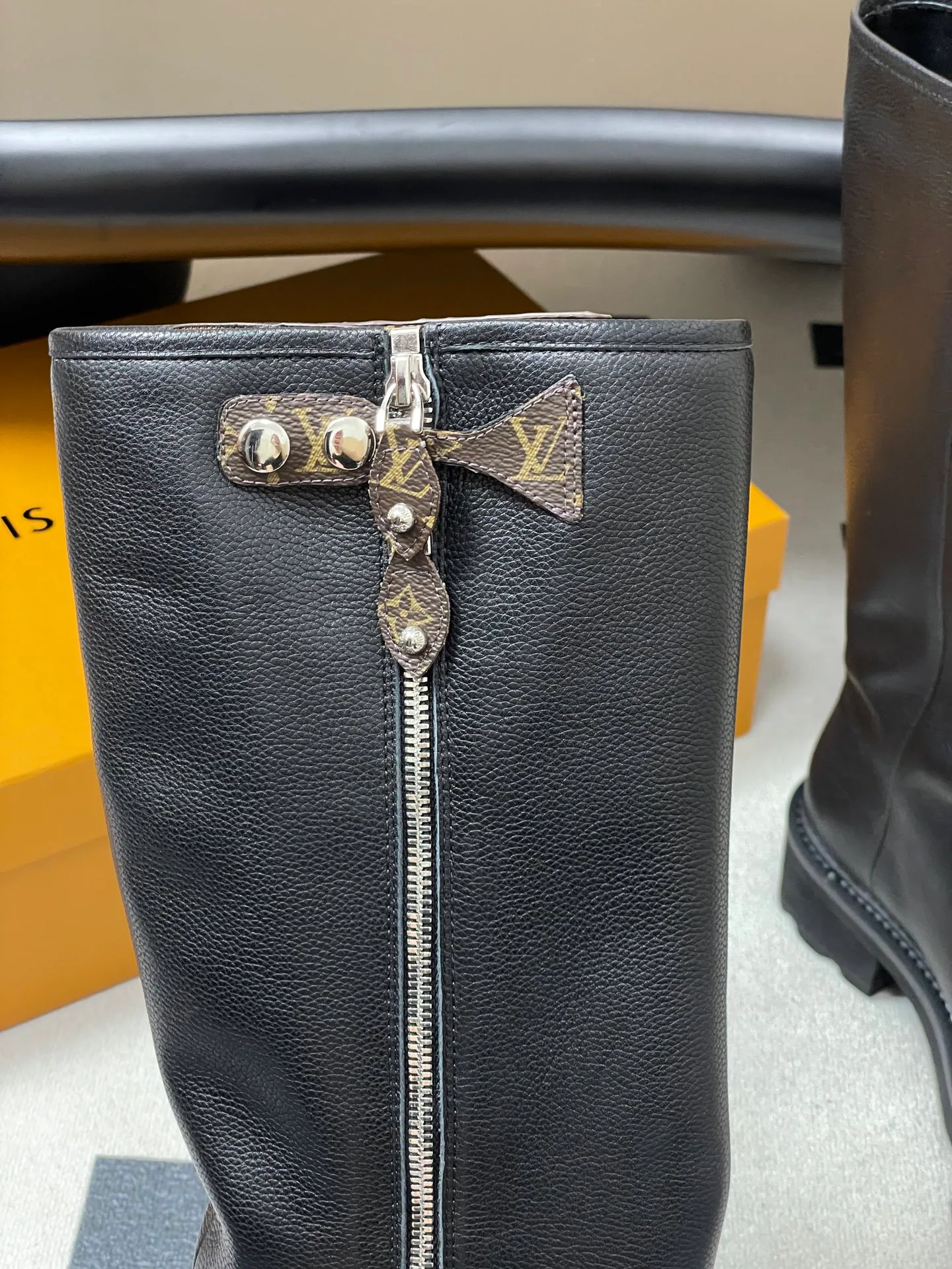 Women's Boots LOUIS VUITTON 18388126
