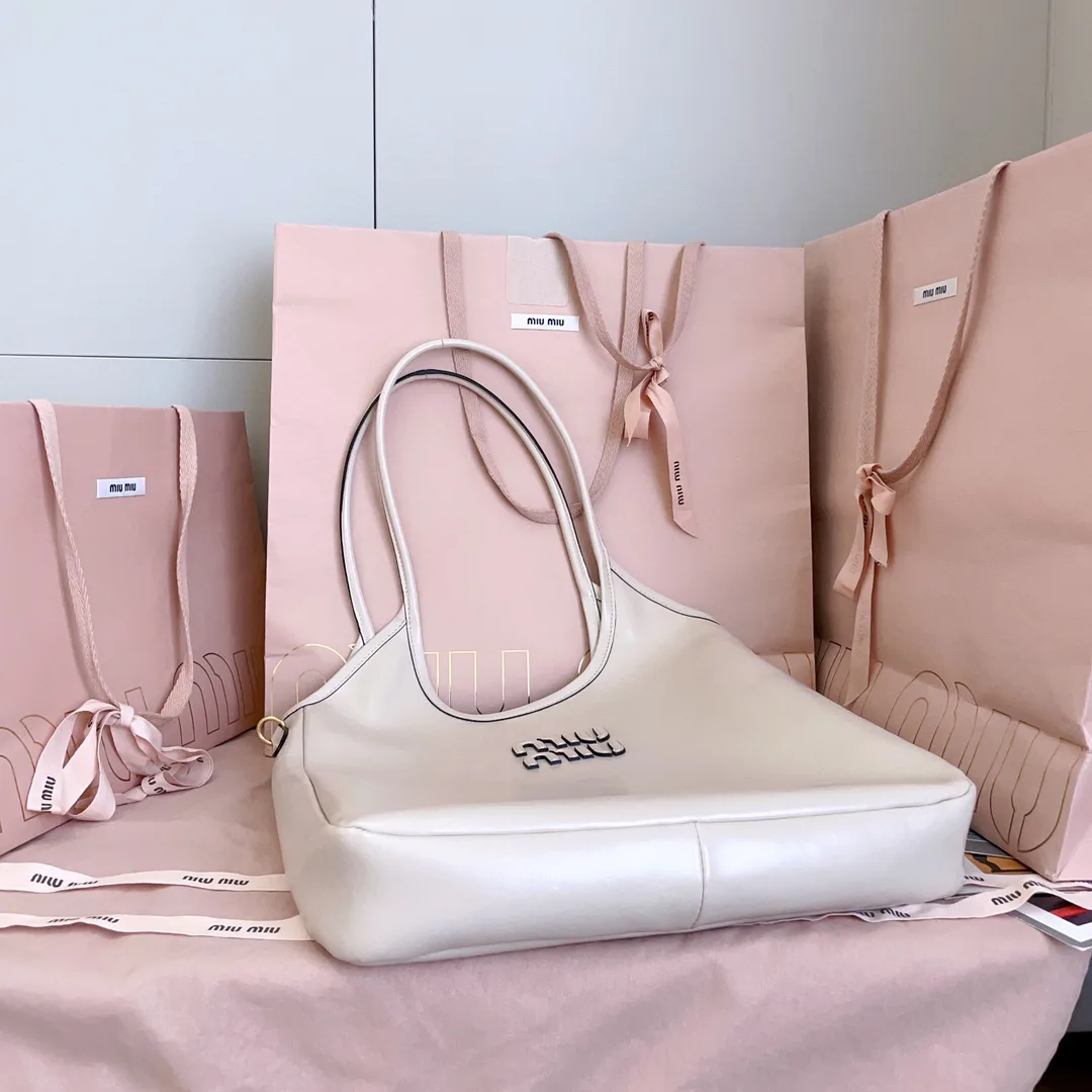 Women's Classic Handbags MIU MIU 18323205