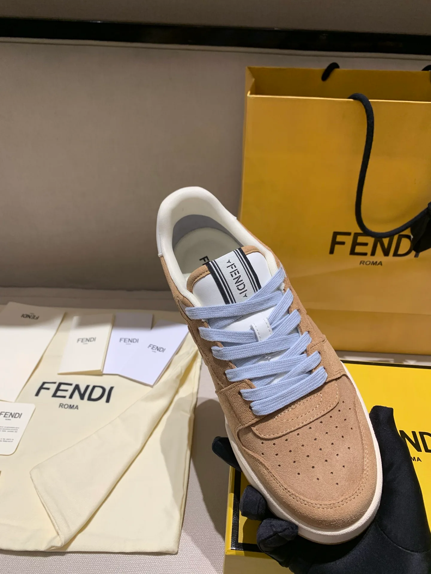 Women's Sneakers FENDI 18228112