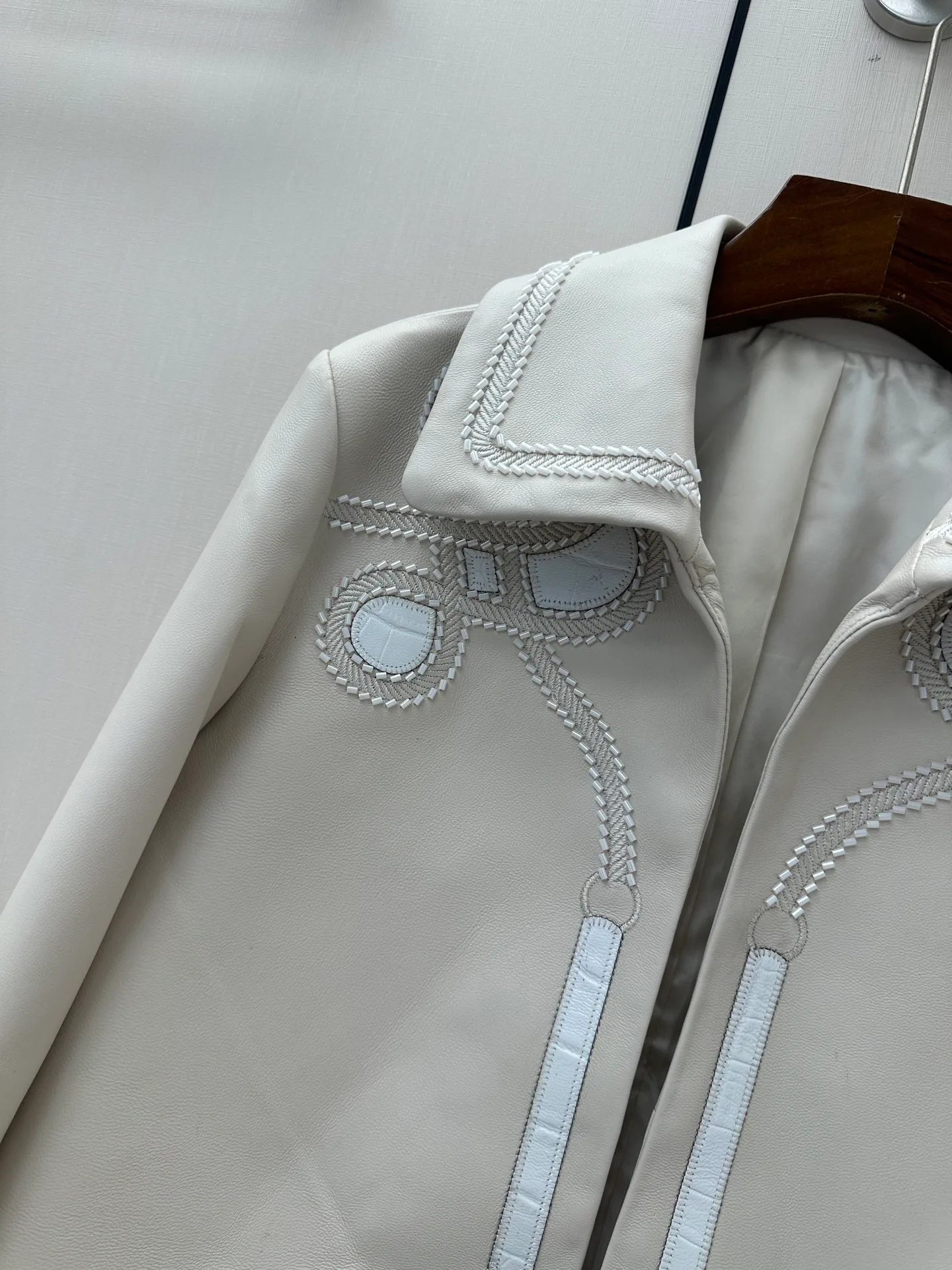 Women's Leather Jackets And Sheepskin Coats HERMES 18060937