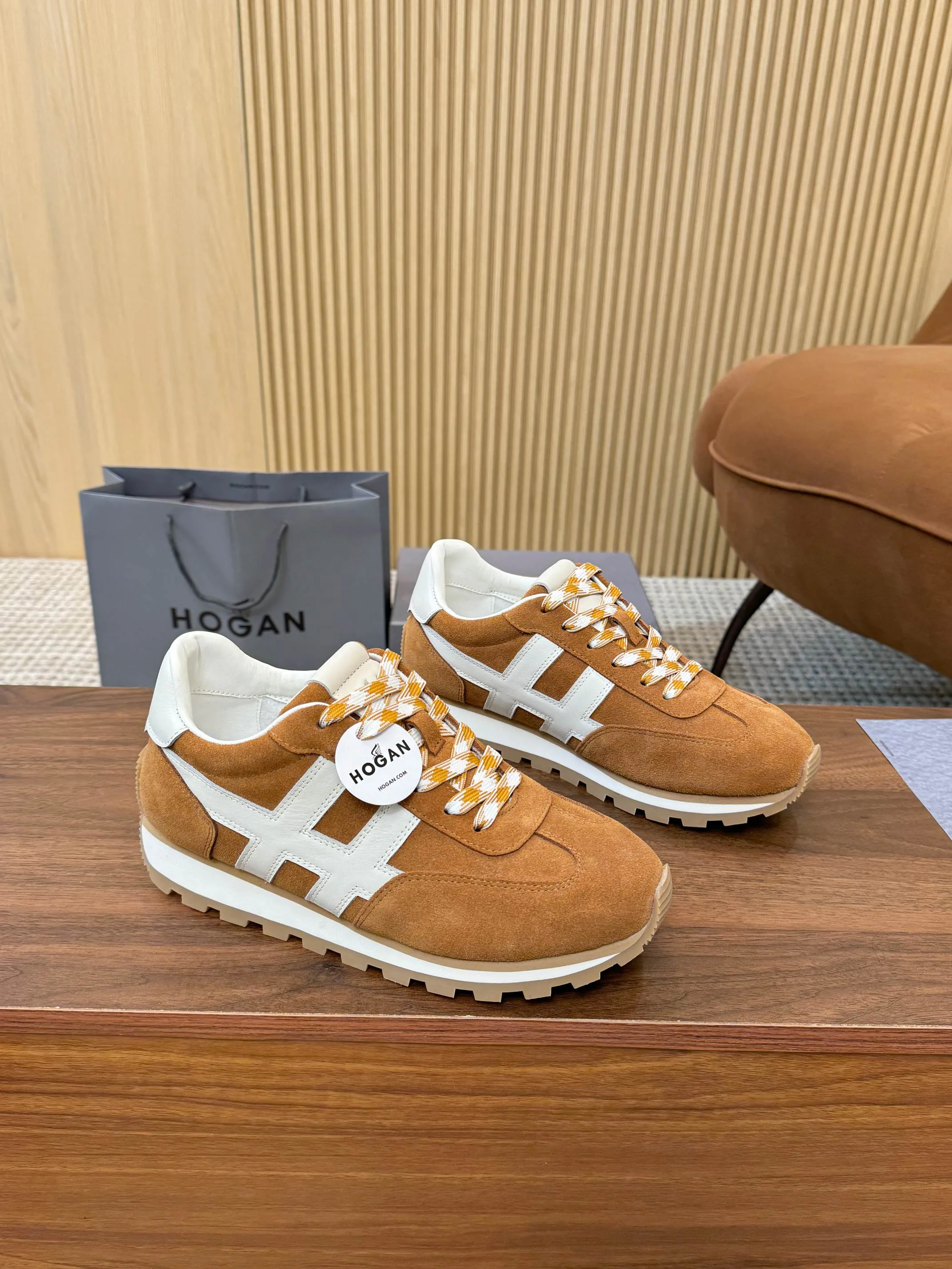 Women's Sneakers HOGAN 17827636